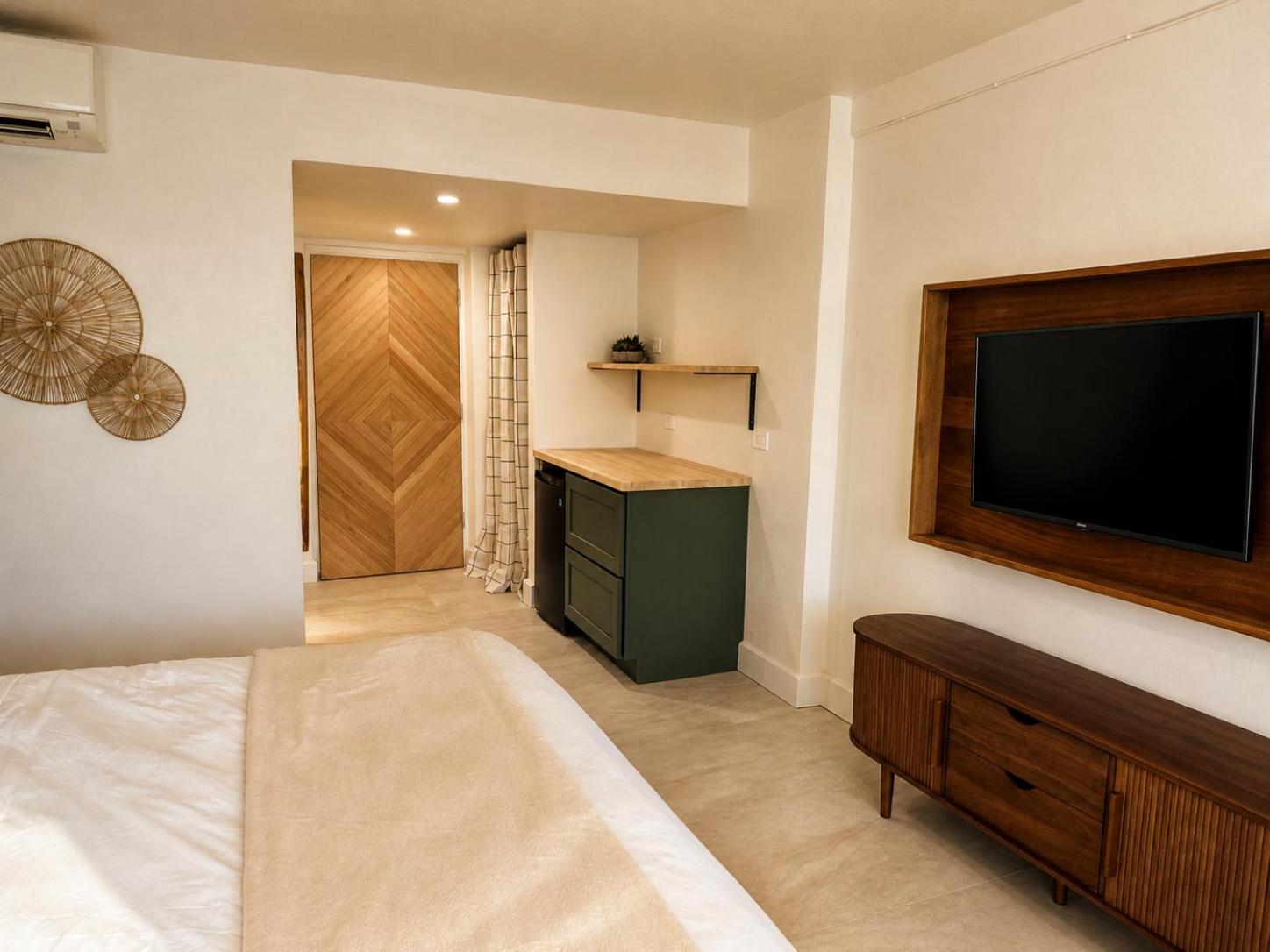 Deluxe Queen Room with Two Queen Beds