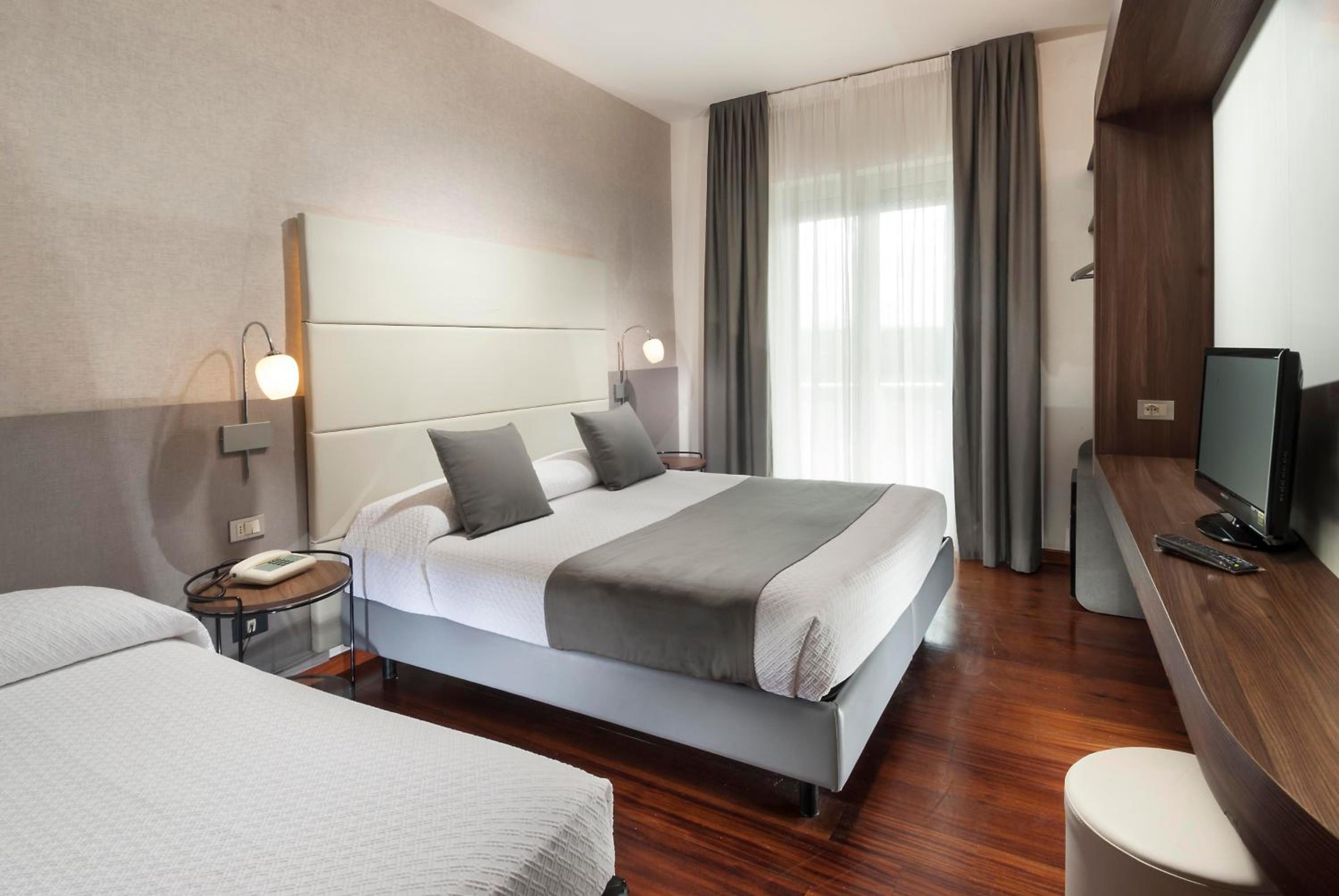 Triple Room - Photo 1