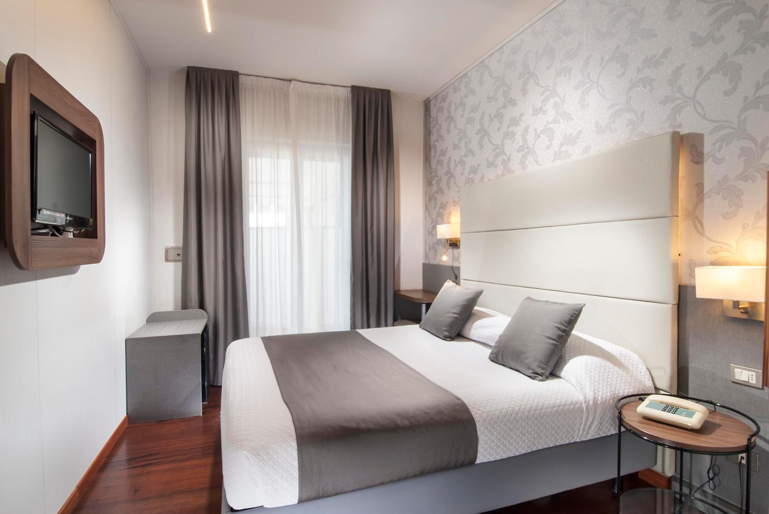 Double or Twin Room - Photo 1