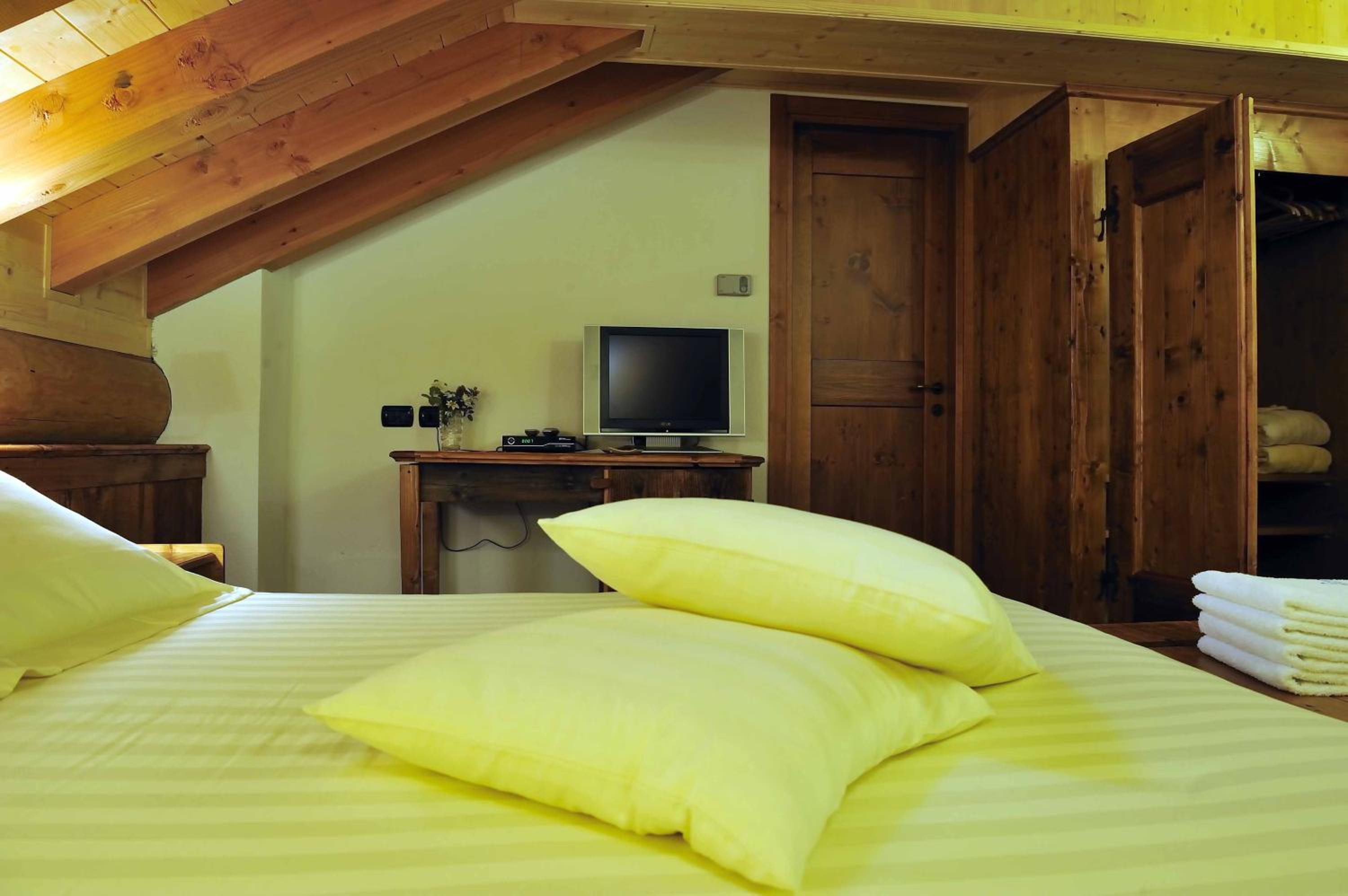 Double or Twin Room - Attic - Photo 18