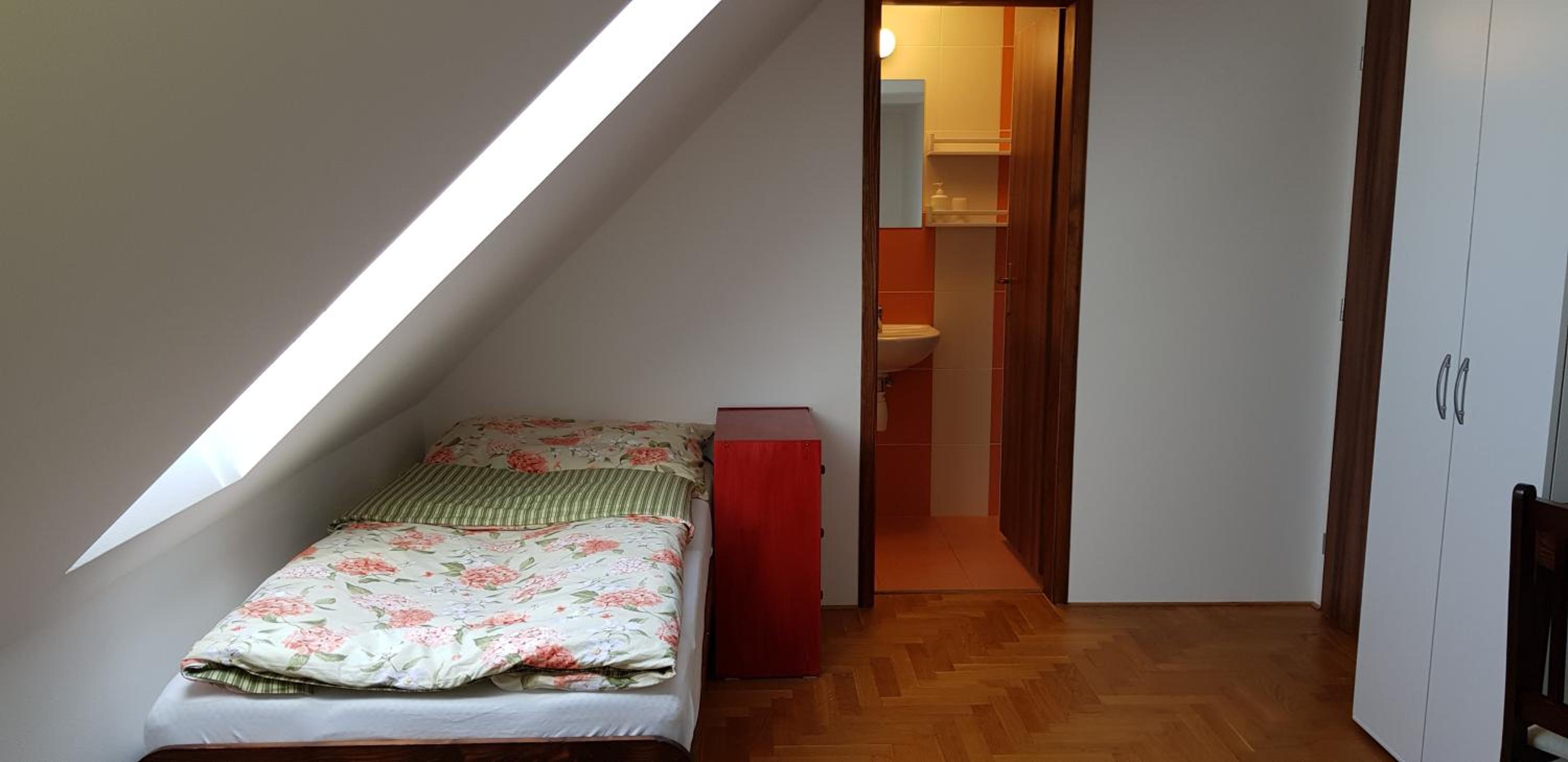 Triple Room with Bathroom photo 2