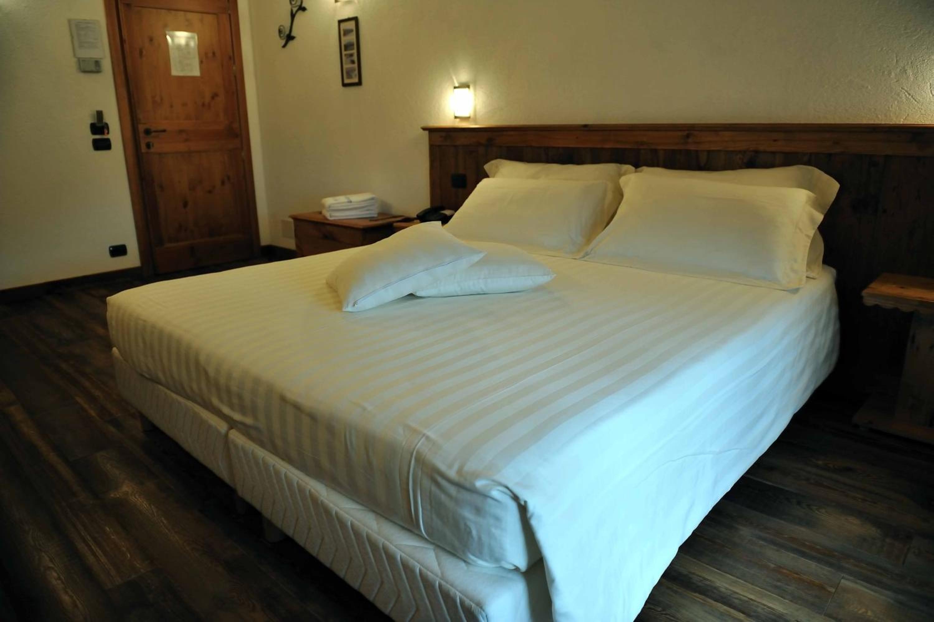 Double Room with Extra Bed - Photo 12