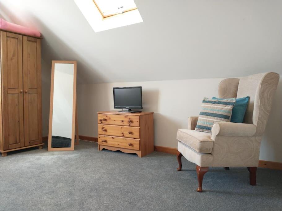 One-Bedroom Apartment - Photo 8