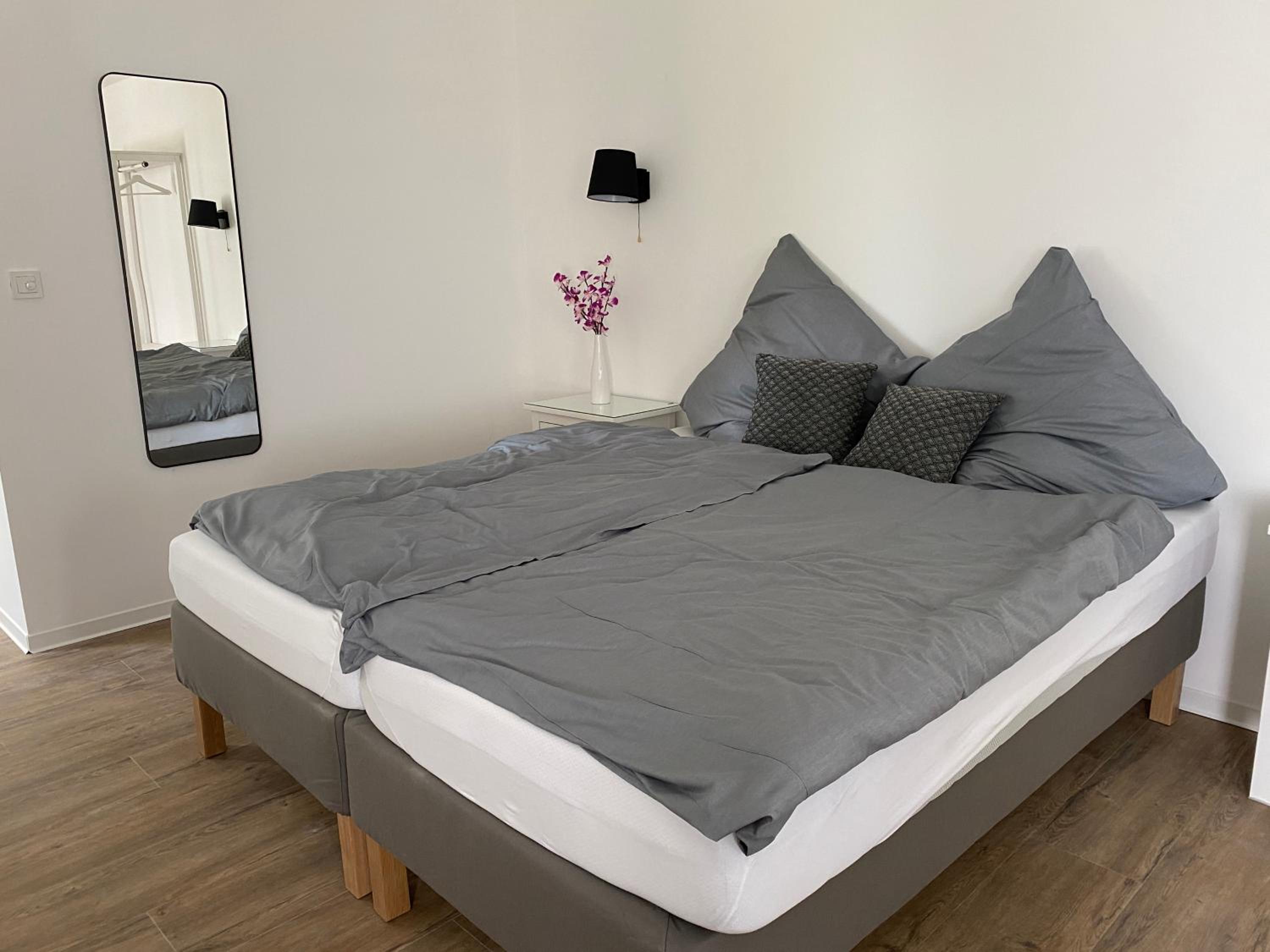 Deluxe Double Room (2 Adults + 1 Child)