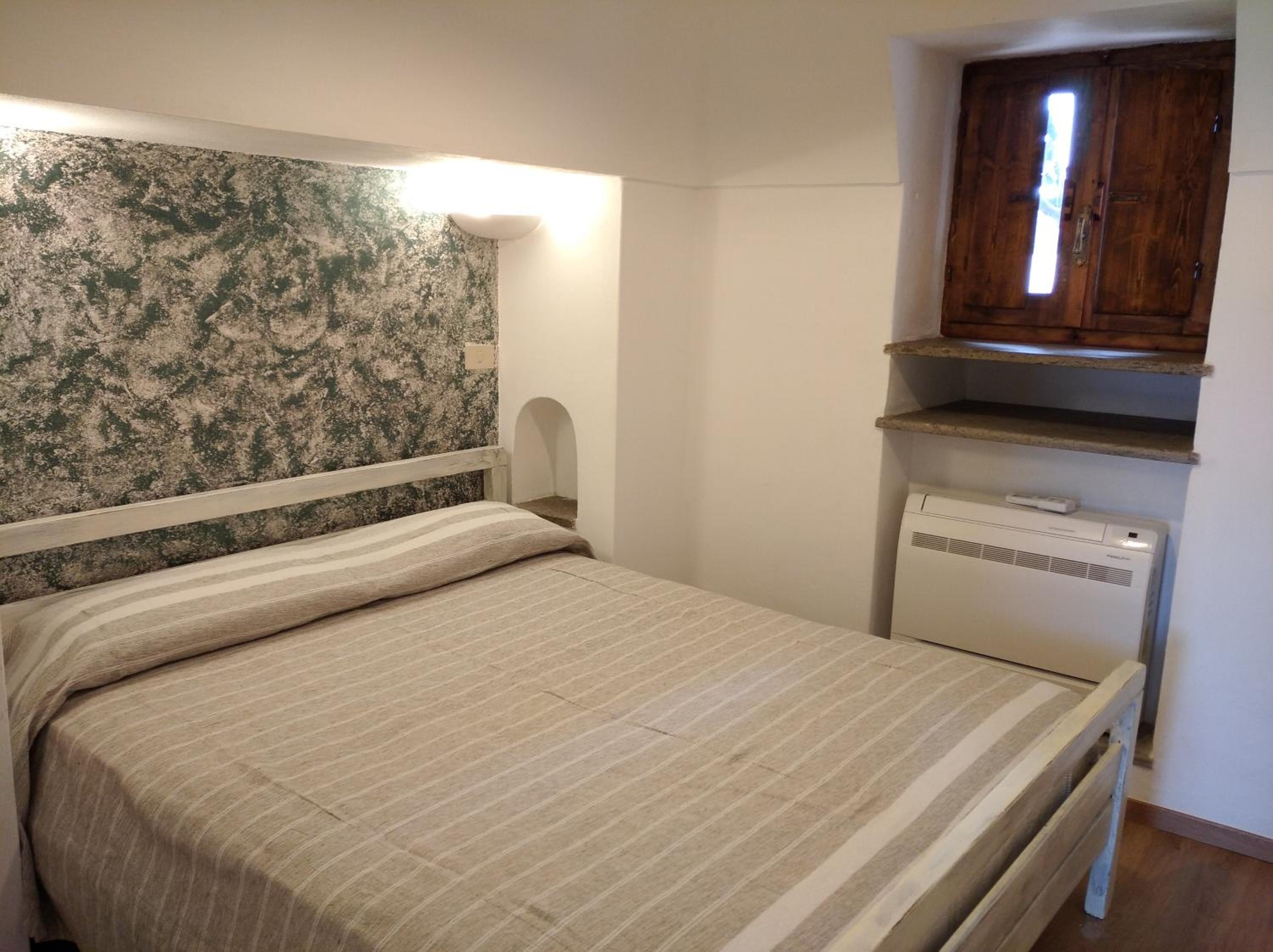 One-Bedroom House photo 1