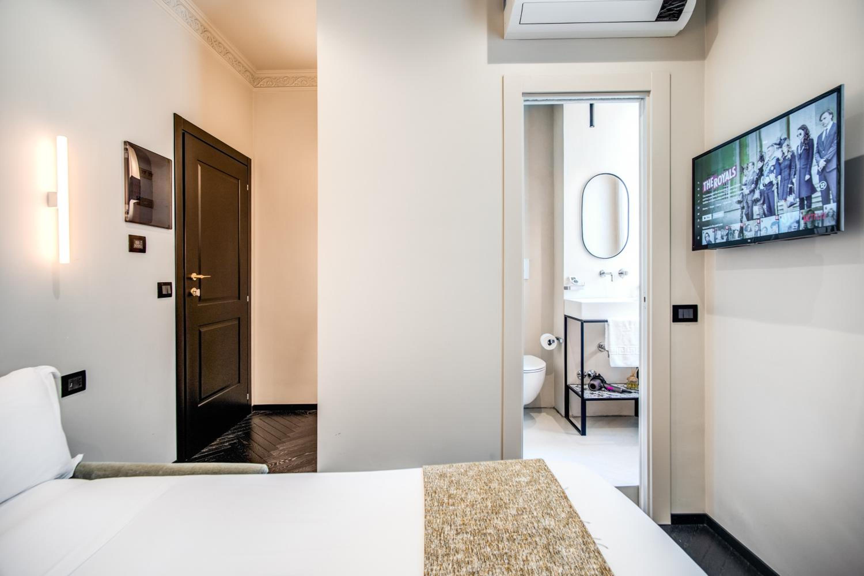 Deluxe Single Room photo 3