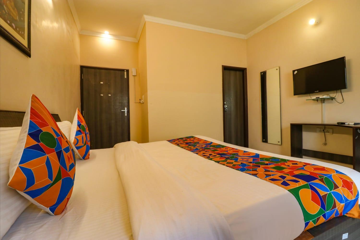 Deluxe Room (2 Adults + 1 Child)