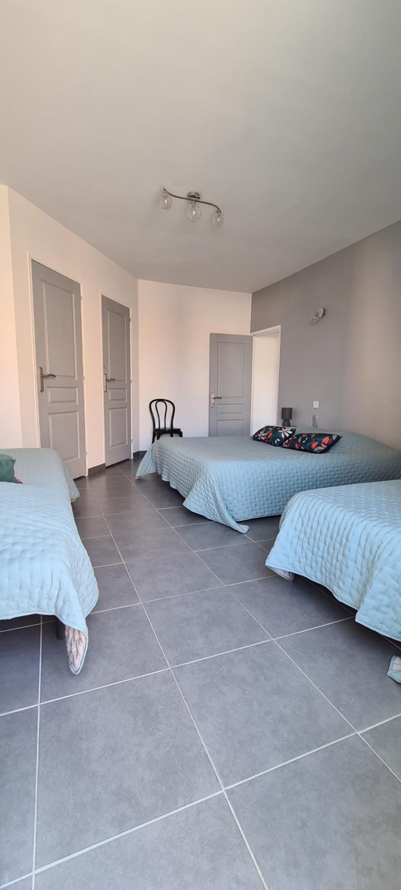One-Bedroom House - Photo 6