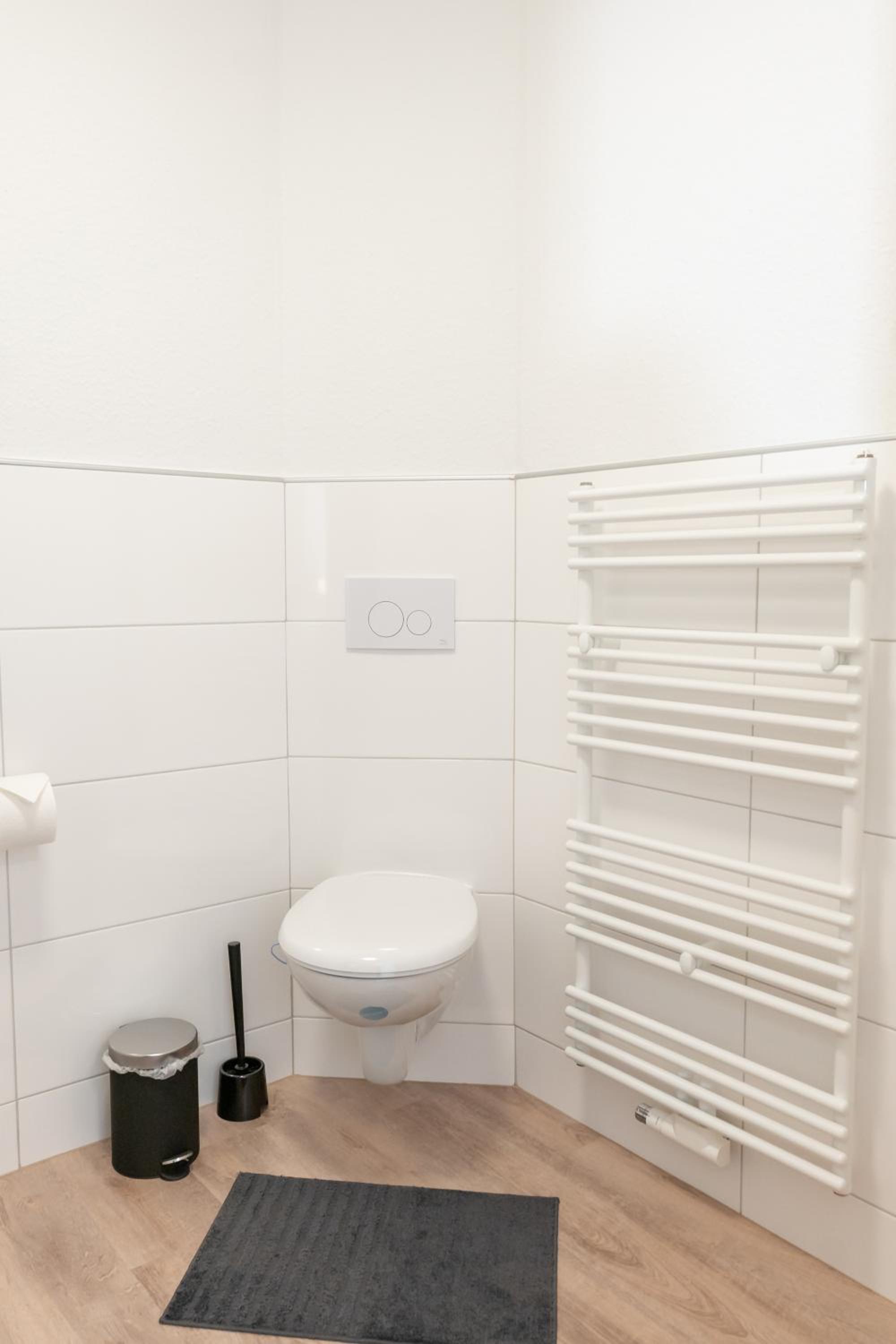 One-Bedroom Apartment - Photo 11