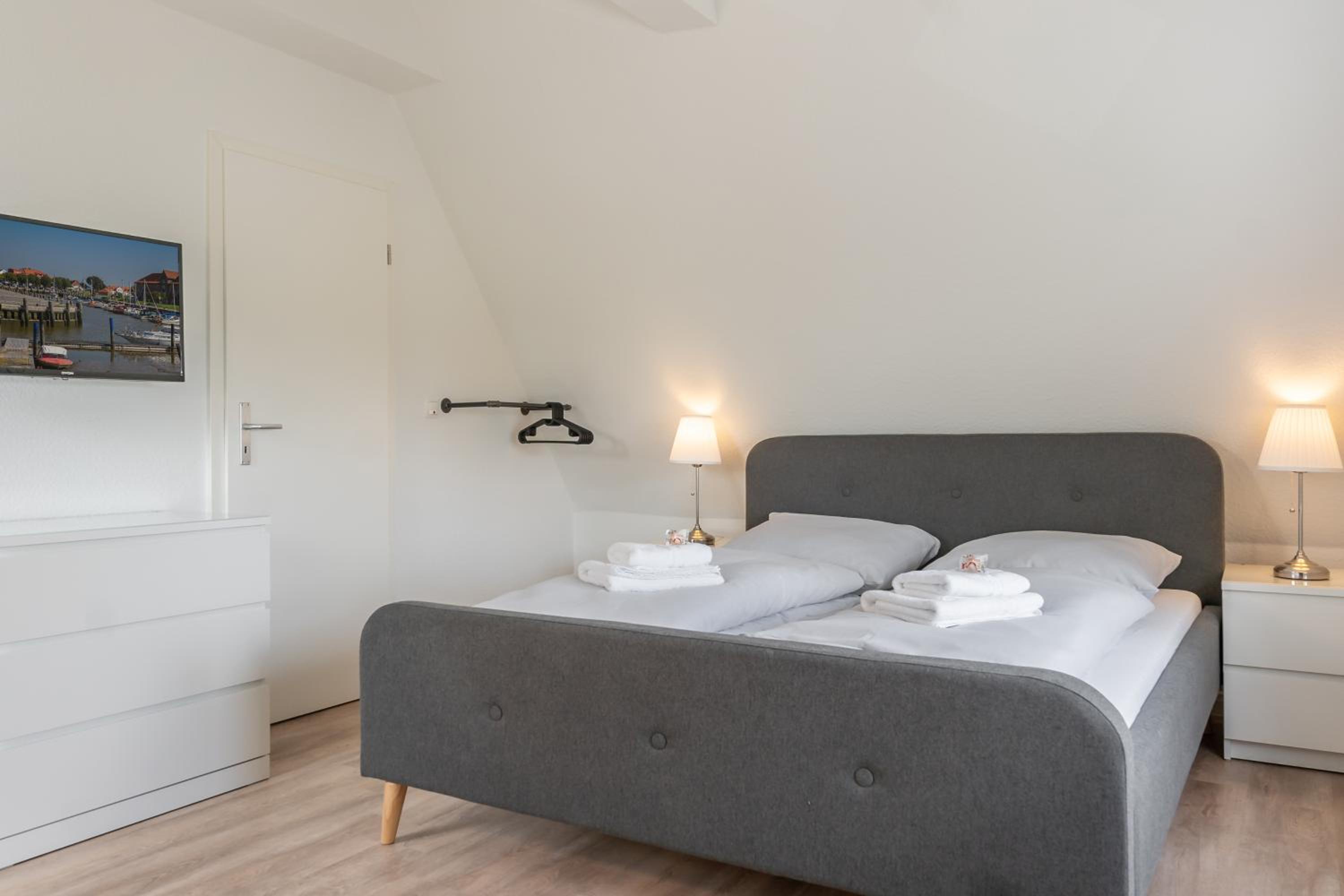 One-Bedroom Apartment - Photo 16