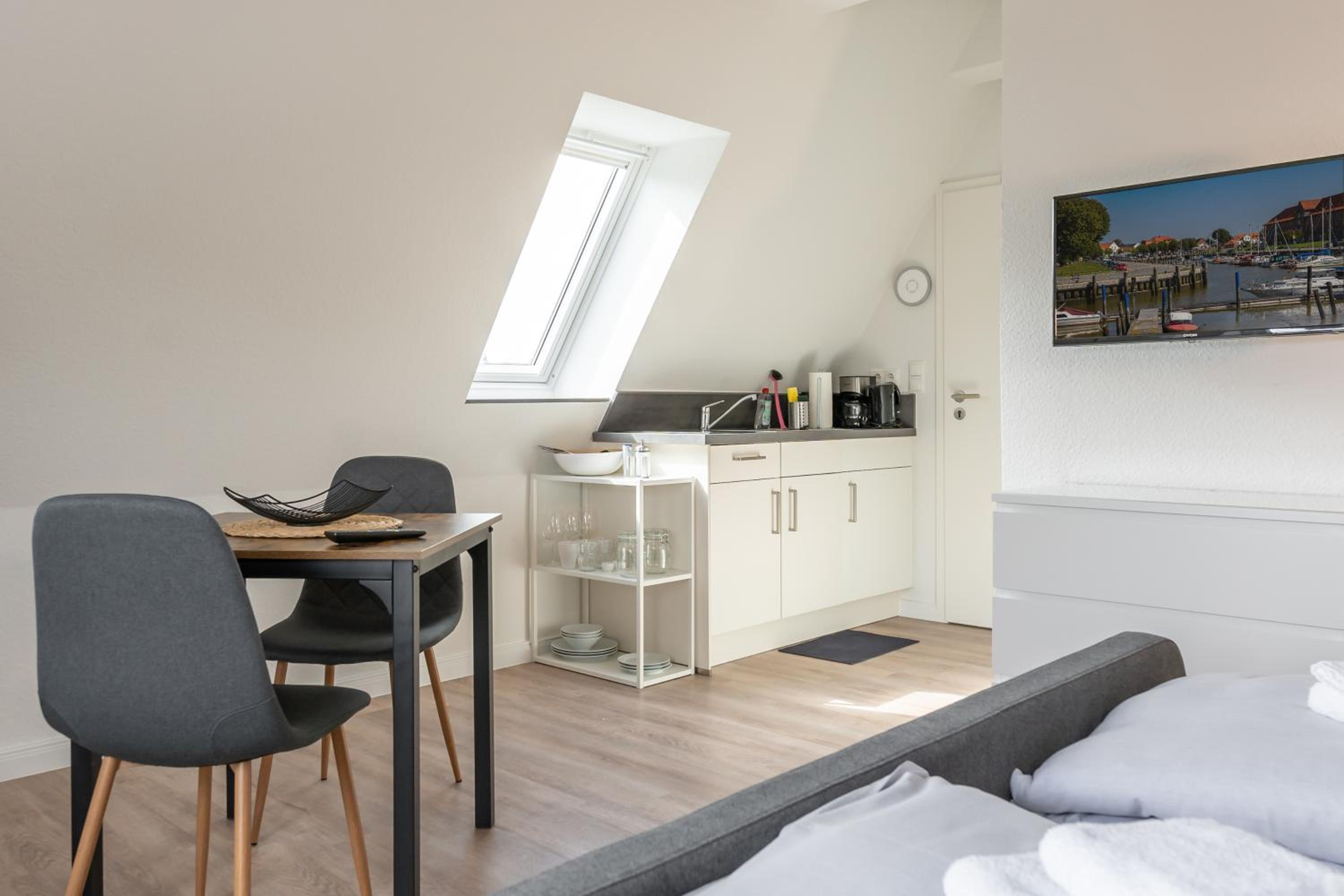 One-Bedroom Apartment - Photo 15