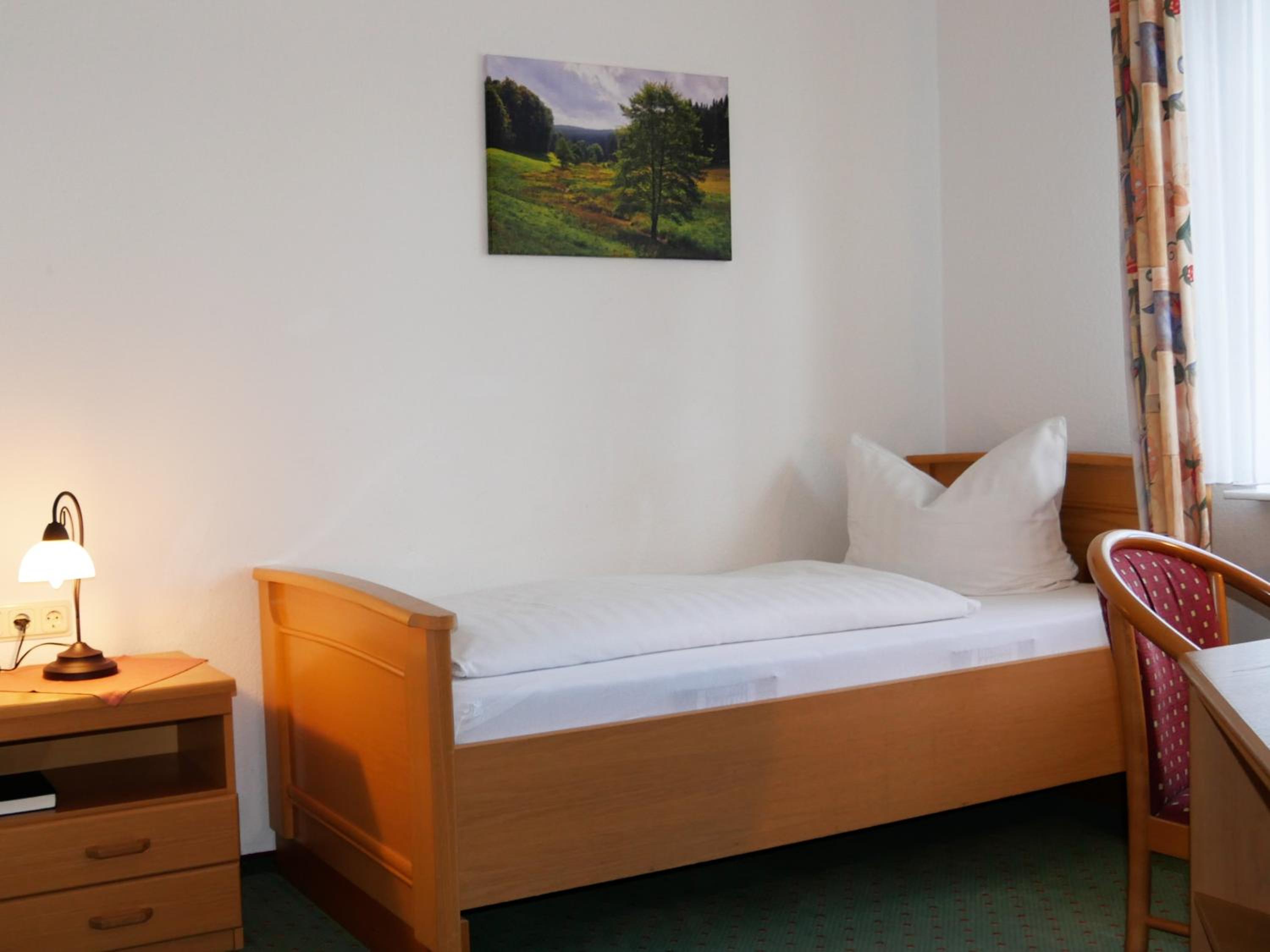Twin Room - Disability Access - Photo 1