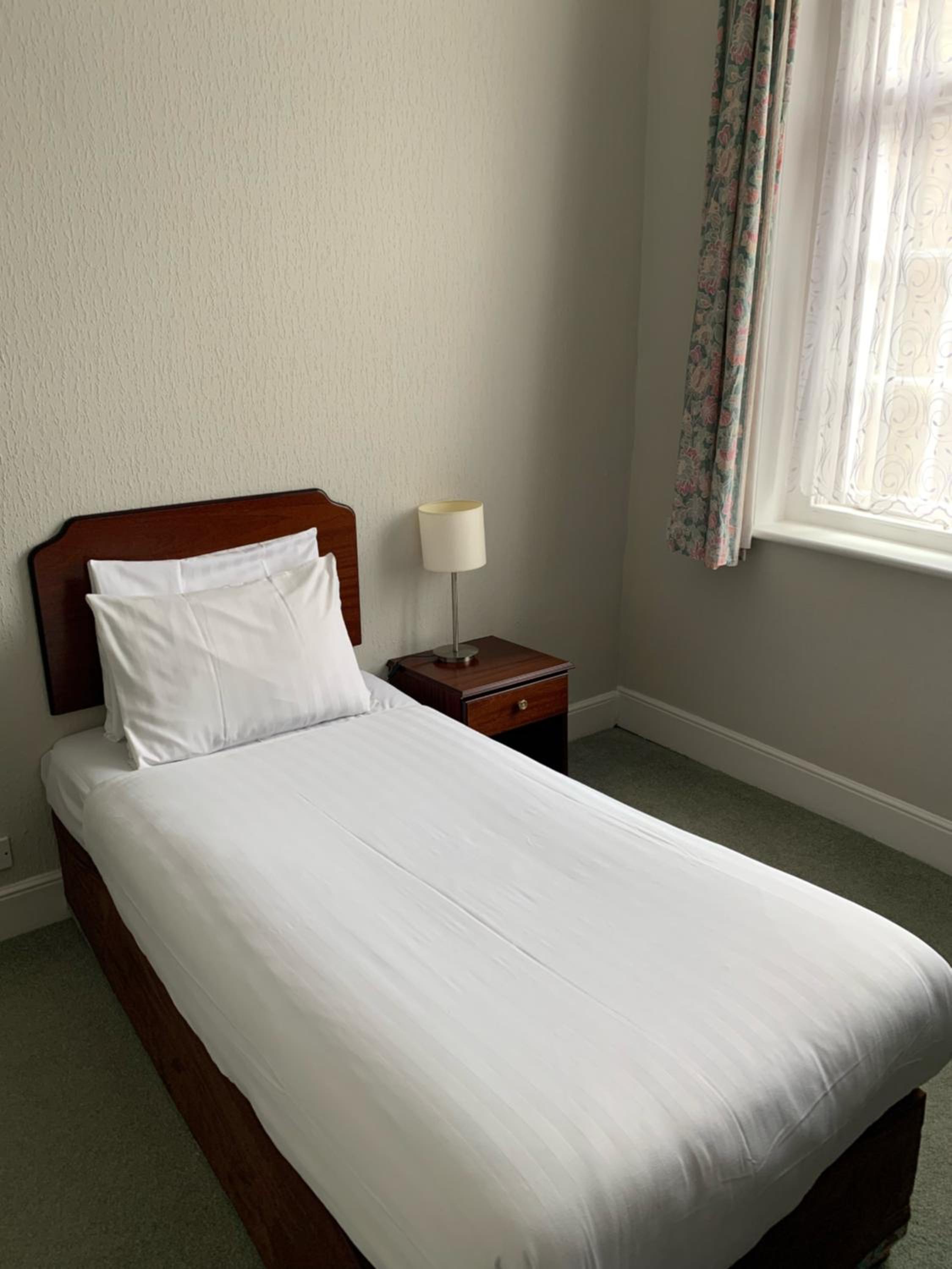 Single Room photo 2
