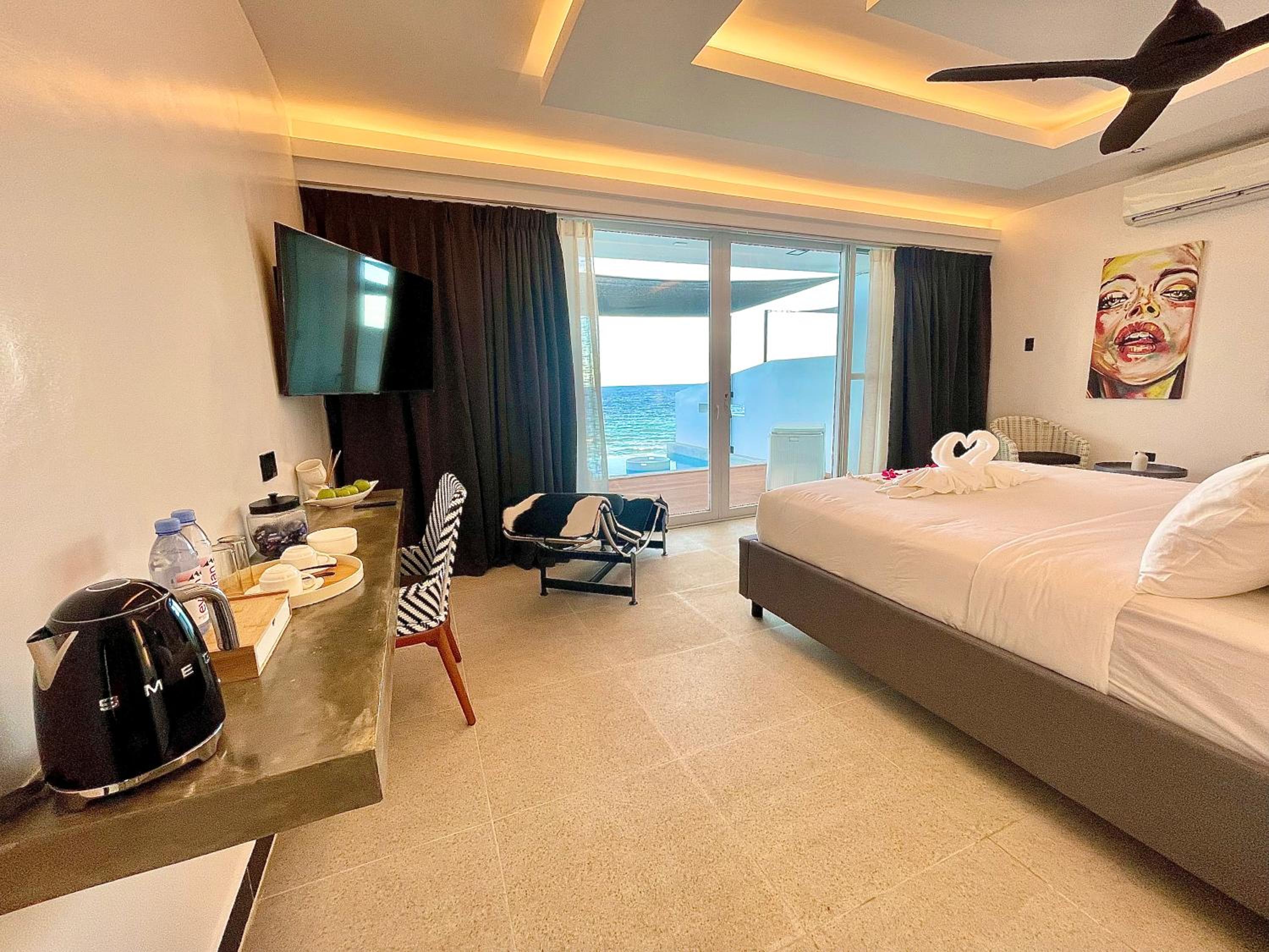 King Suite with Private Pool - Photo 1