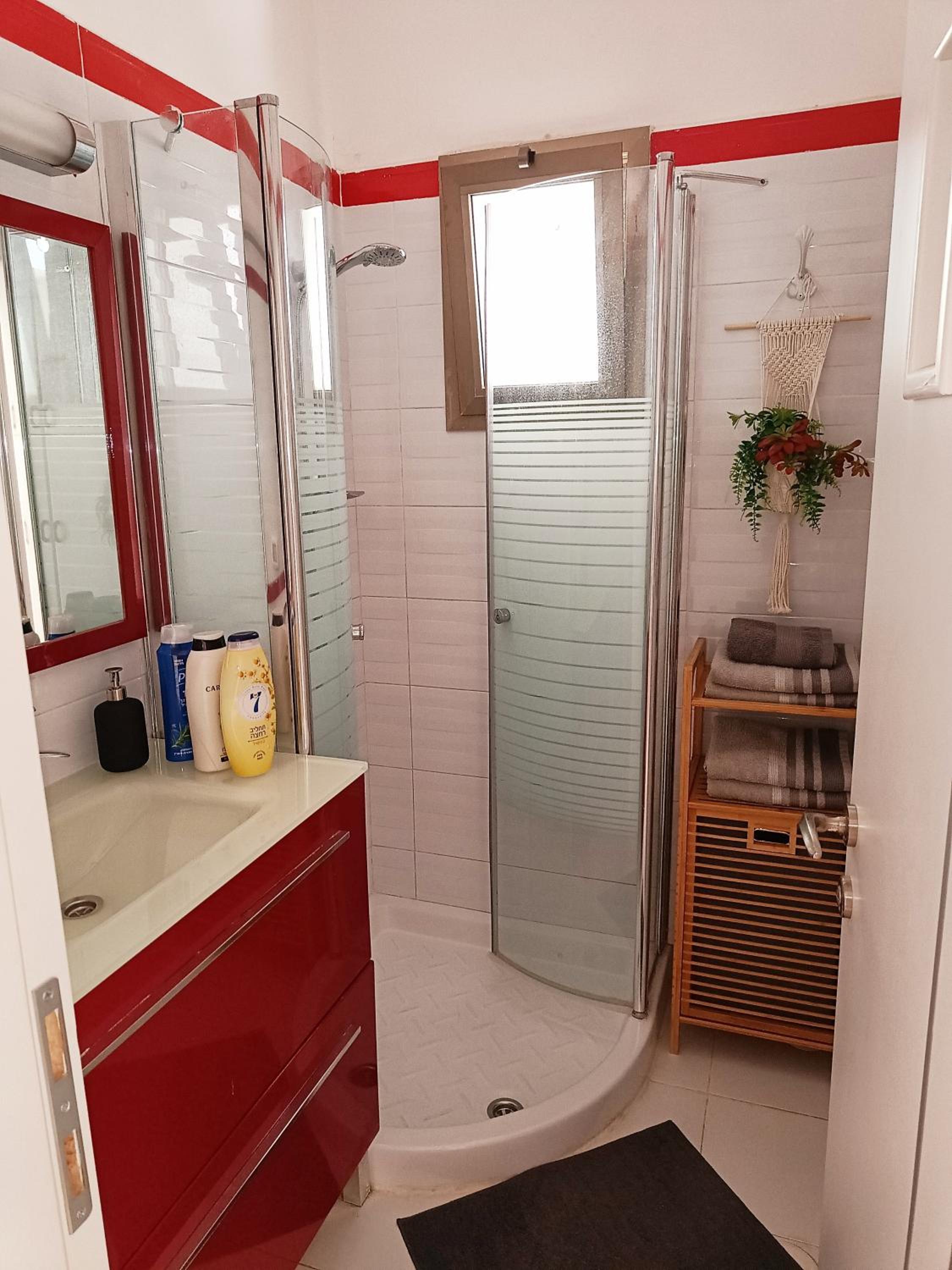 One-Bedroom Apartment - Photo 14