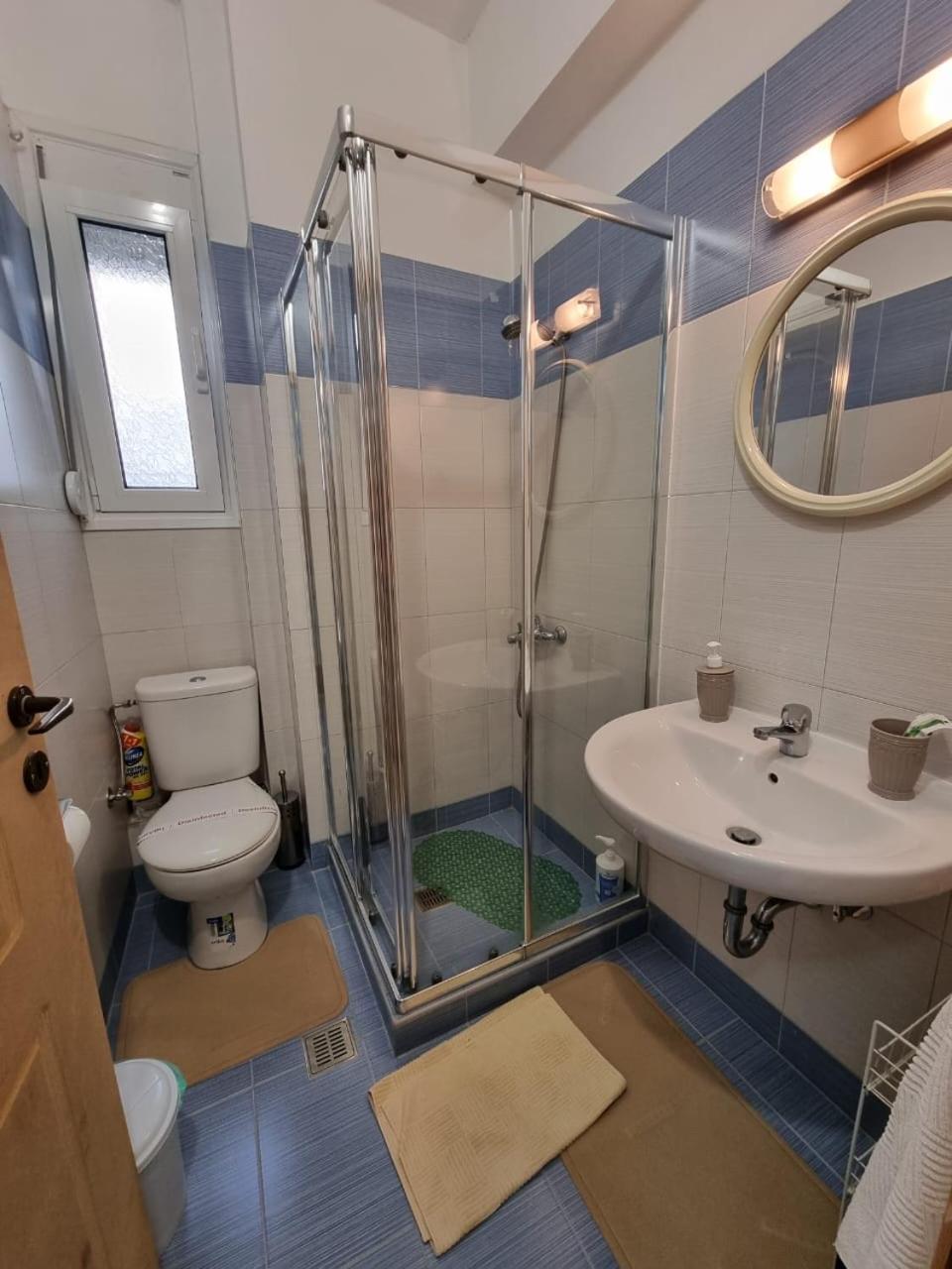Two-Bedroom Apartment - Photo 16