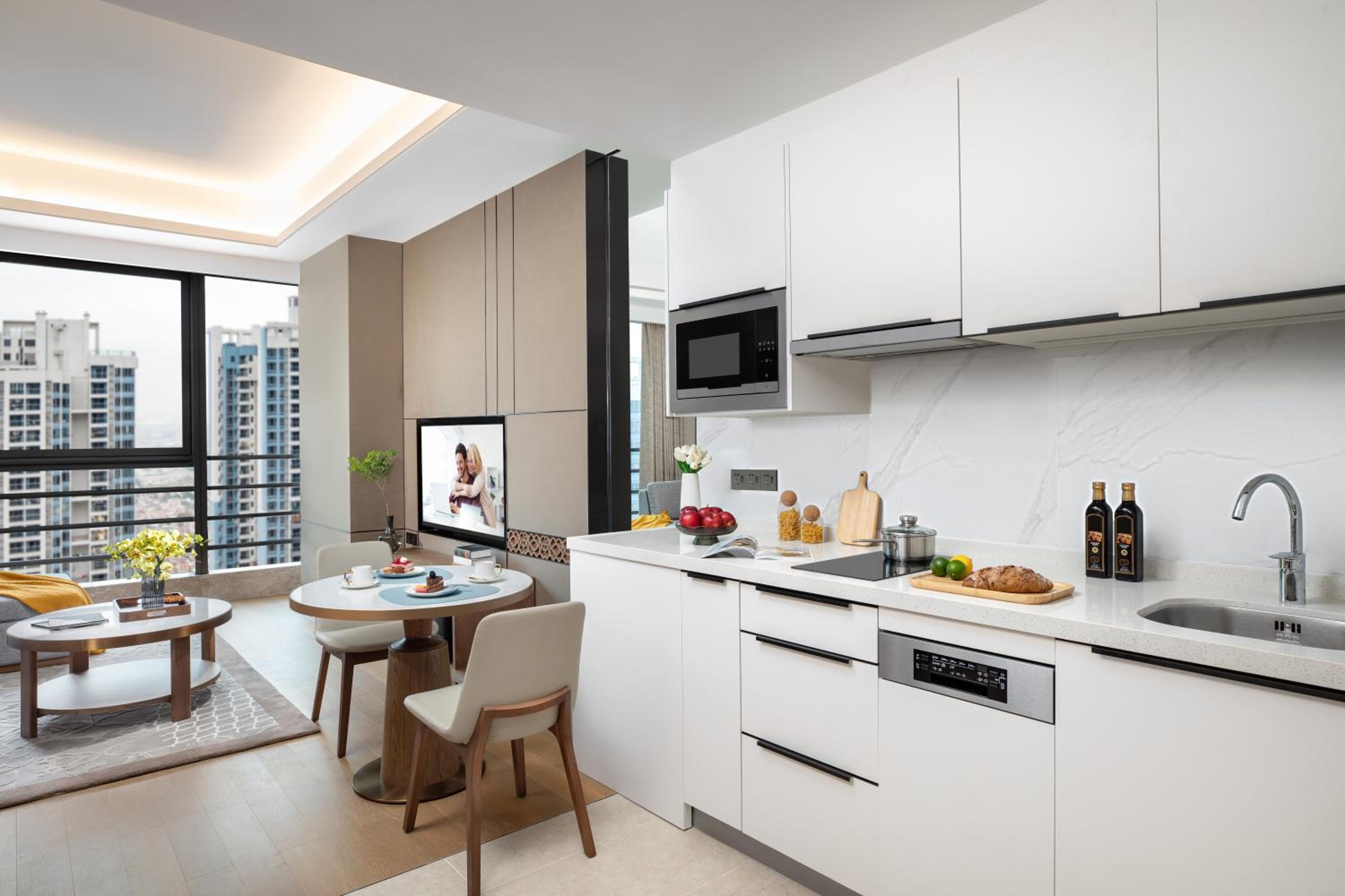 1 Bedroom Deluxe - Photo 2