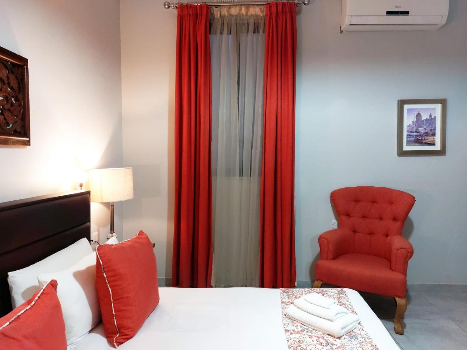 Large Twin Room - Photo 10