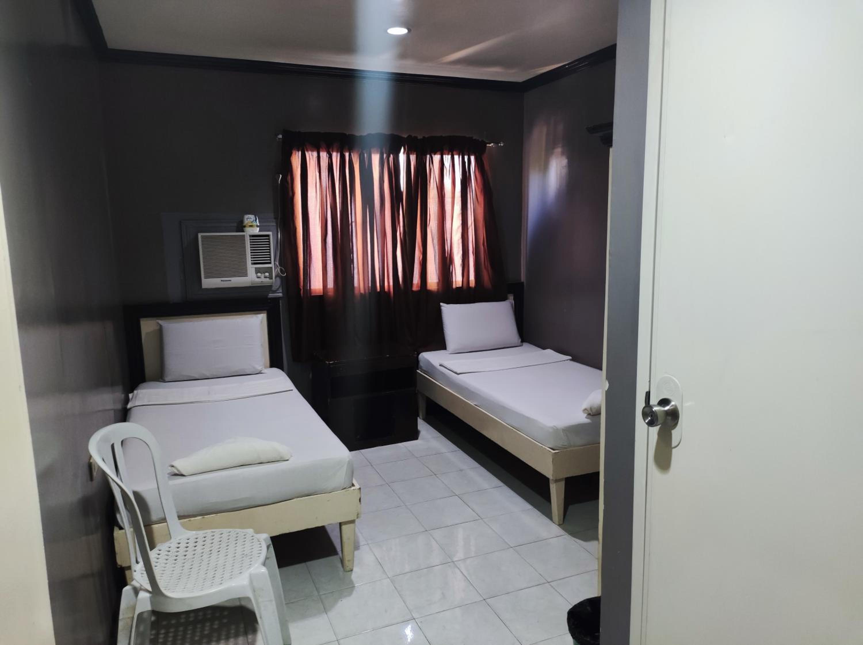 Deluxe Twin Room - Photo 3