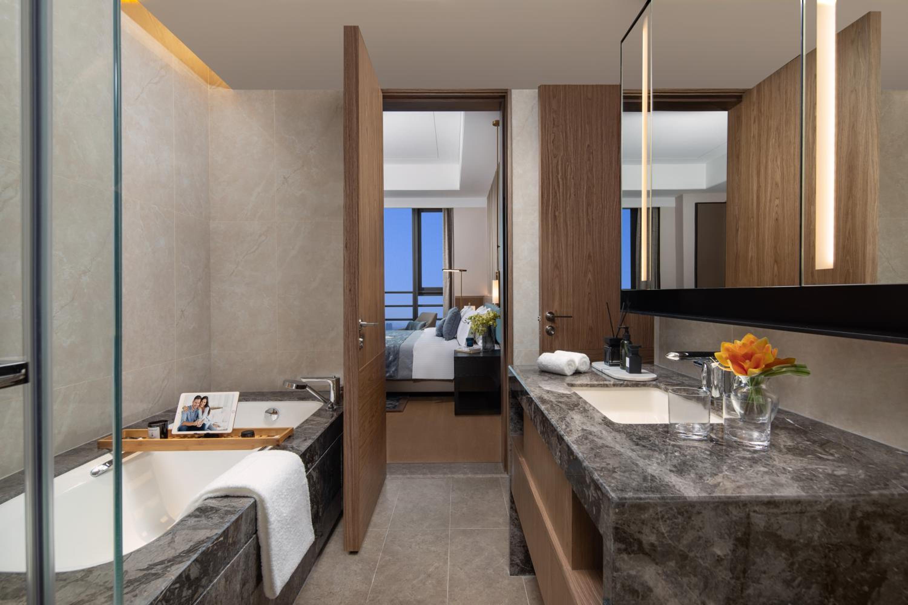 1 Bedroom Premier - Photo 3