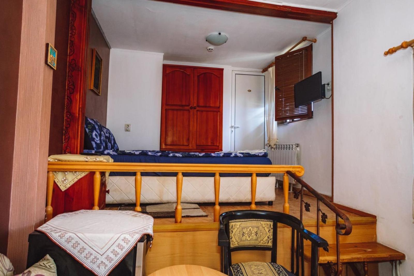 Double Room with Balcony (2 Adults + 1 Child) photo 1