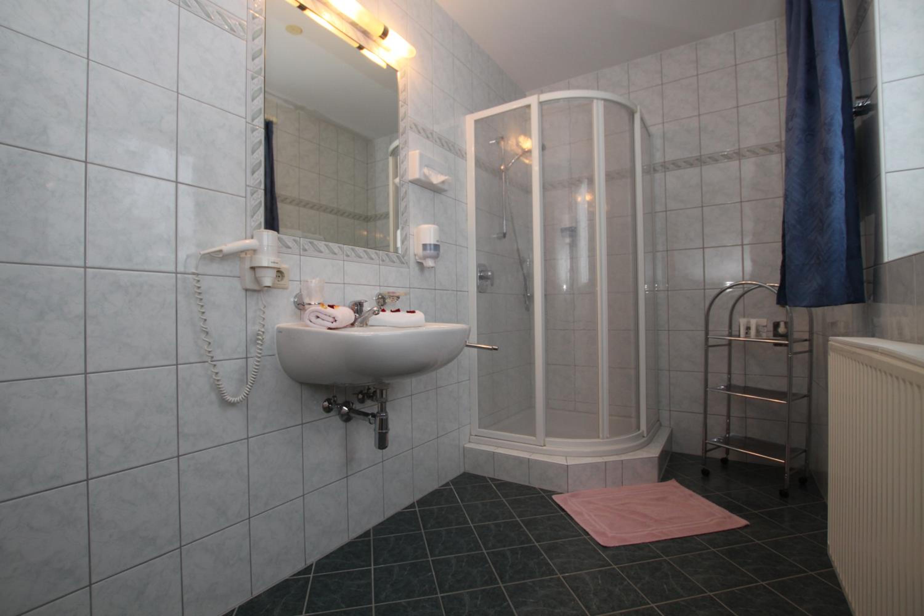Apartment 3 Adults photo 2