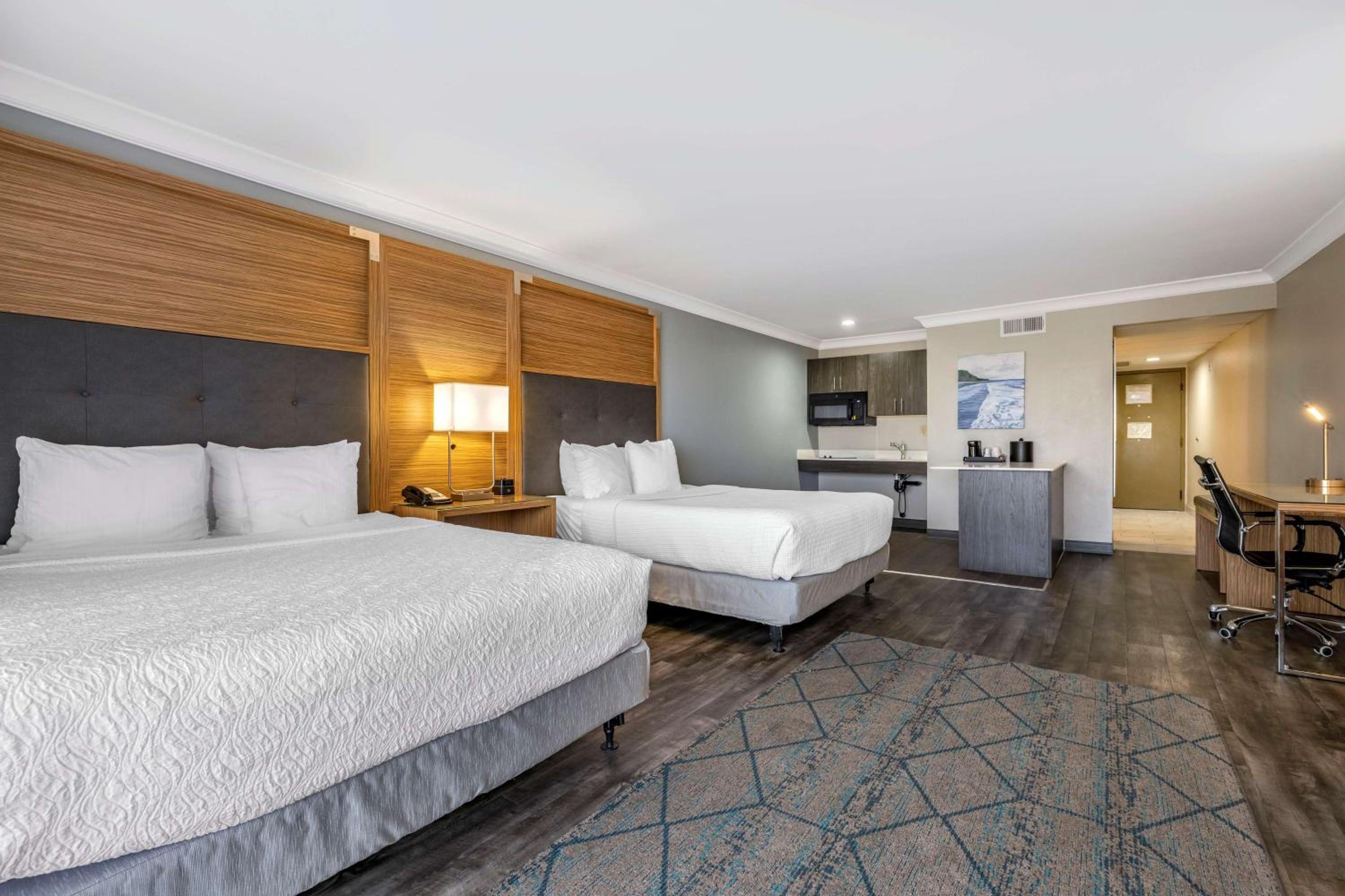 The Enci Double Queen Suite With Kitchenette (Sofa Bed) (Park View) - Photo 4