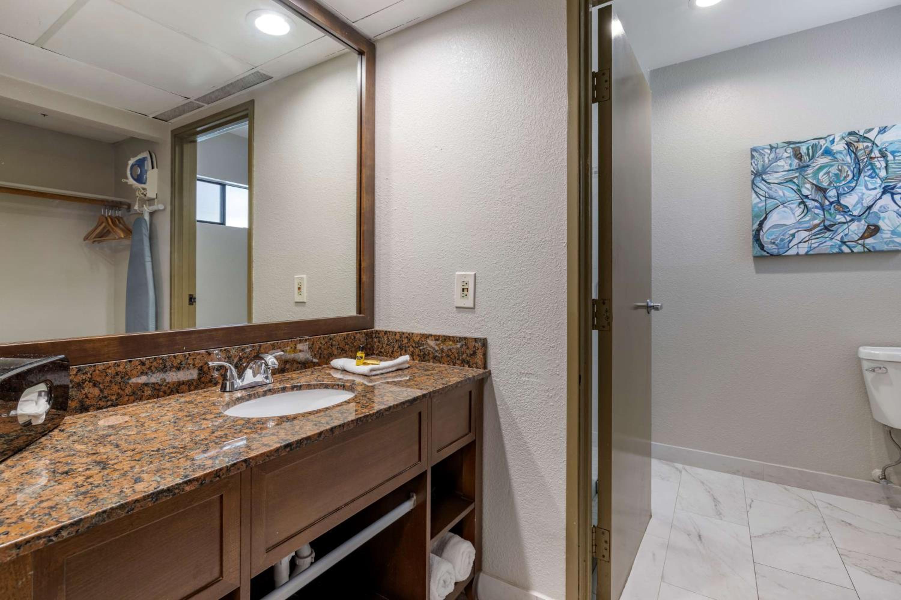 The Enci King Suite with Kitchenette (Sofa Bed) (Park View) - Photo 4
