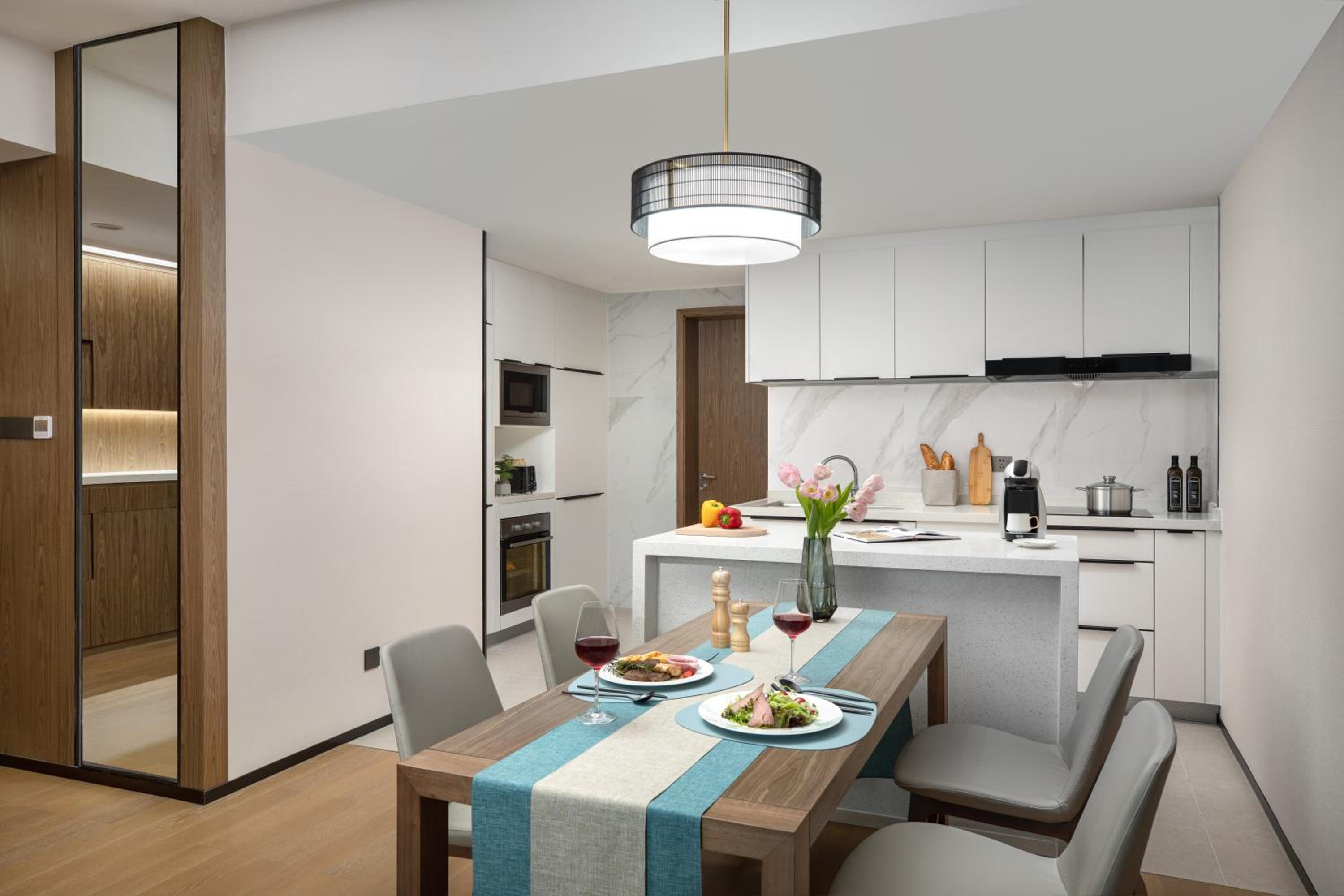 Two Bedroom Executive - Photo 2