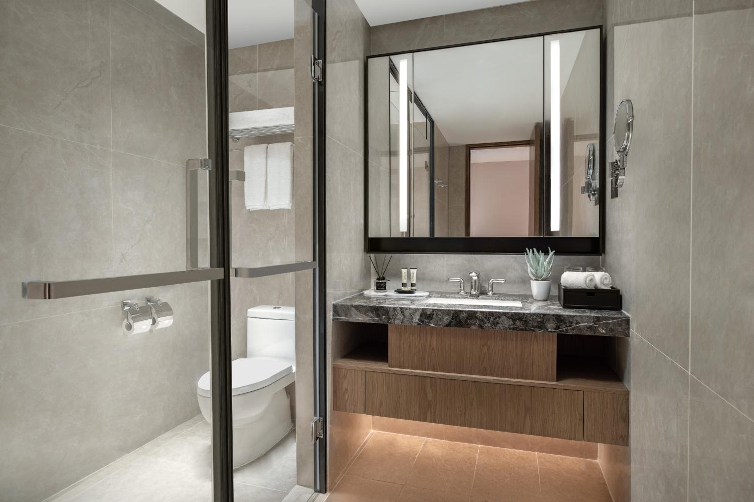 Two Bedroom Executive - Photo 7