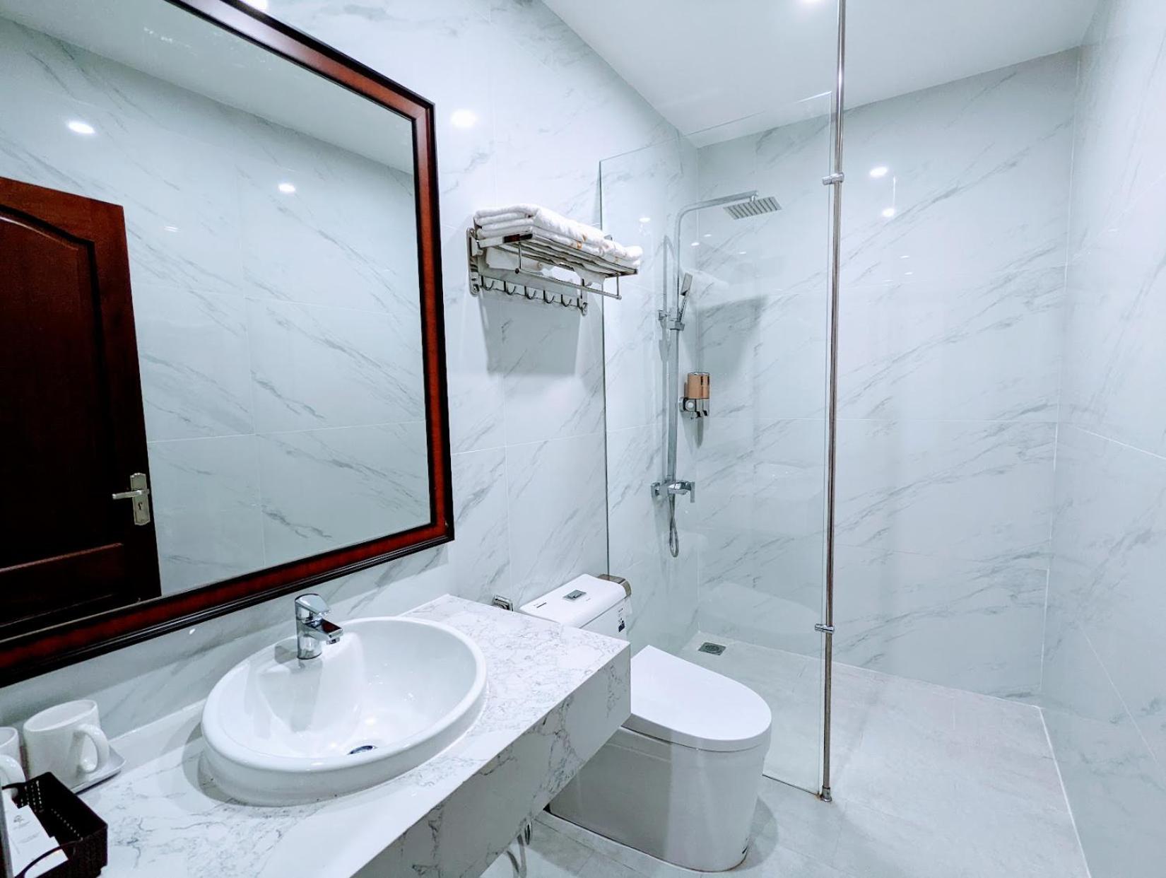 Standard Double Room - Photo 9