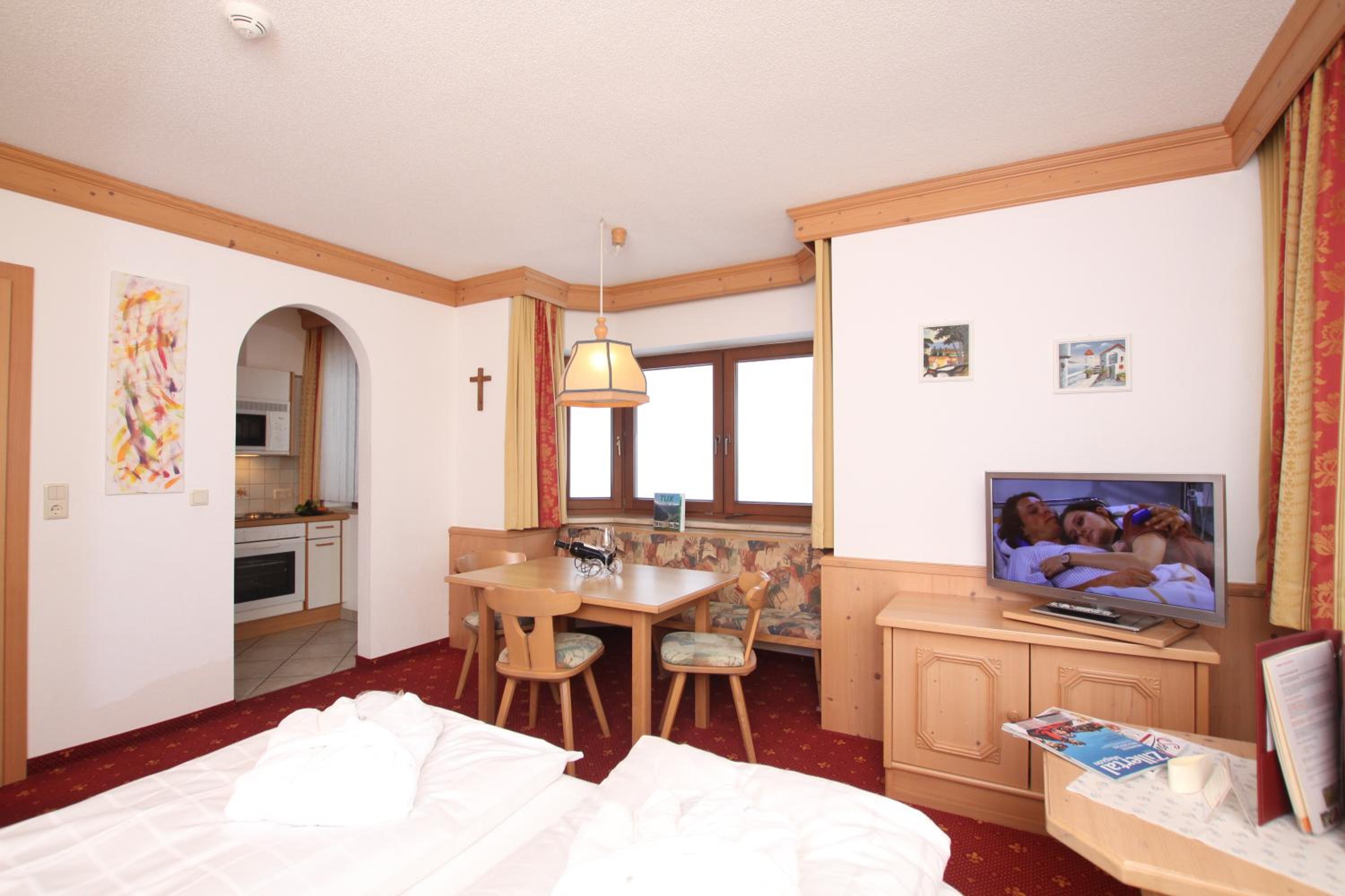 Apartment 5 adults photo 3