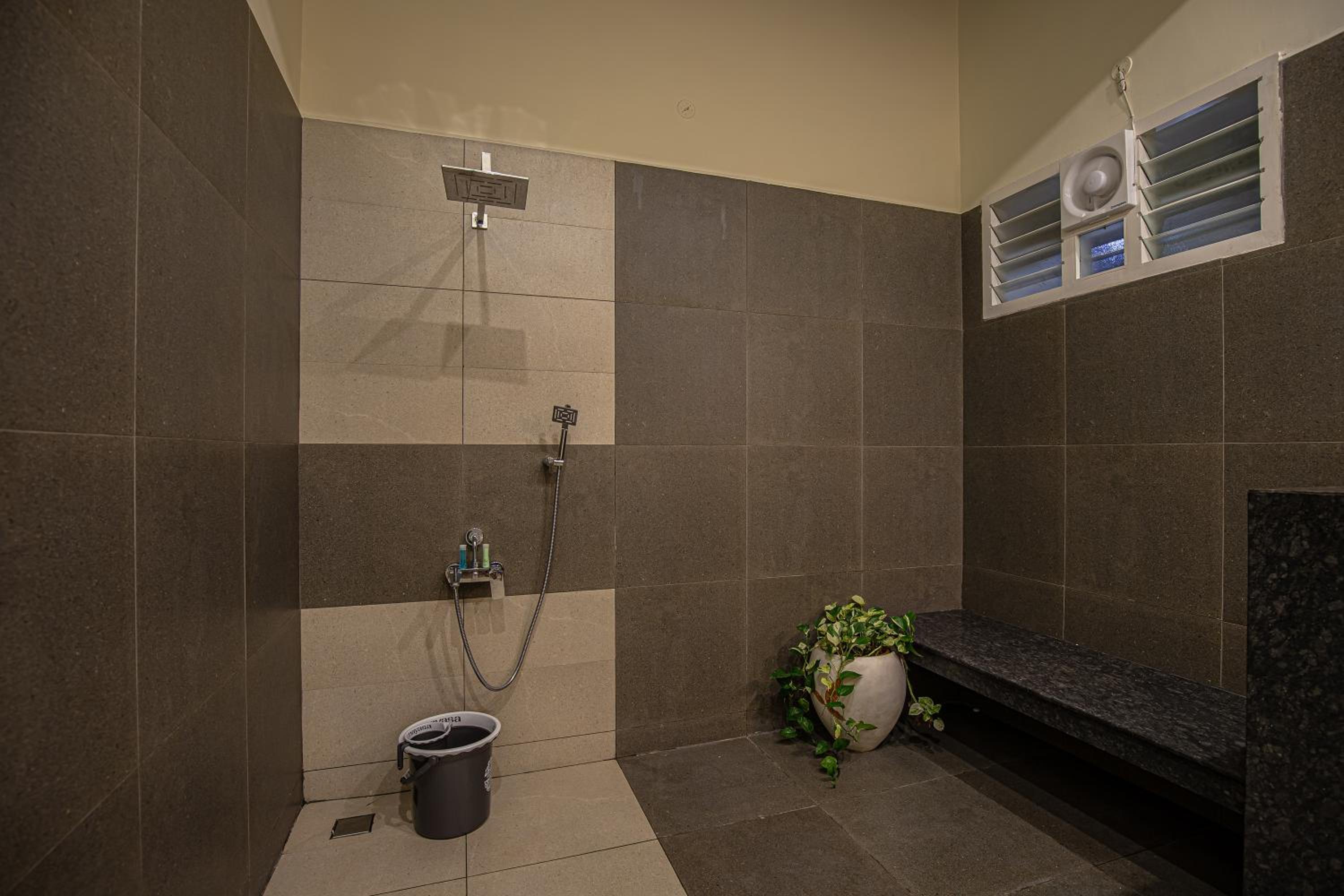 Suite - Photo 3