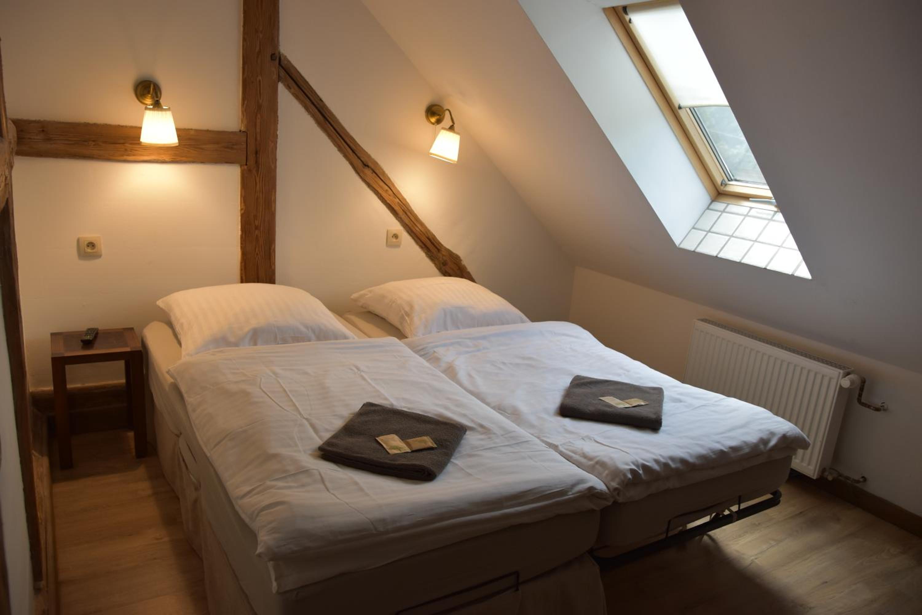 Budget Double Room - Photo 2
