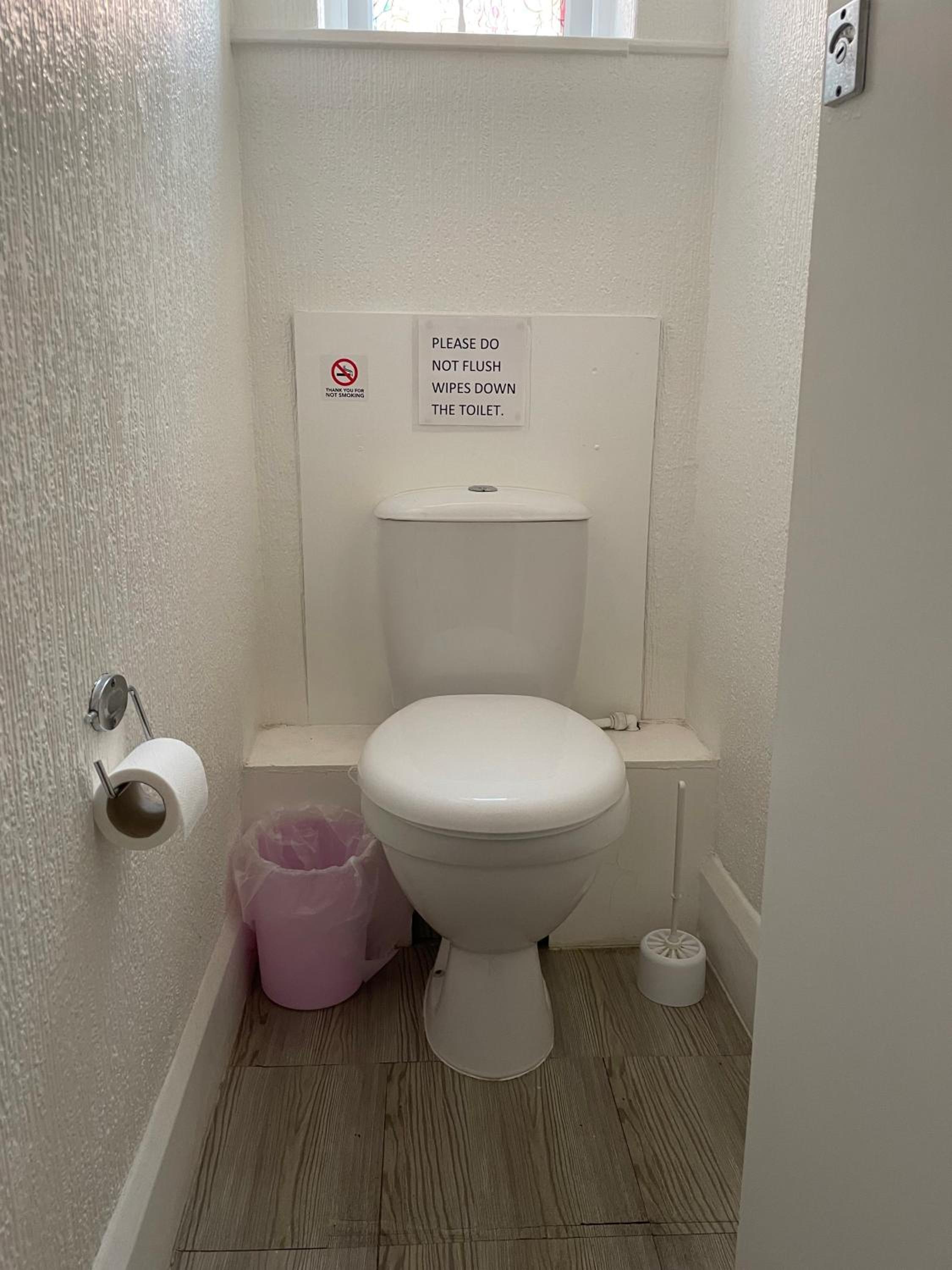Double Room with Shared Bathroom photo 2