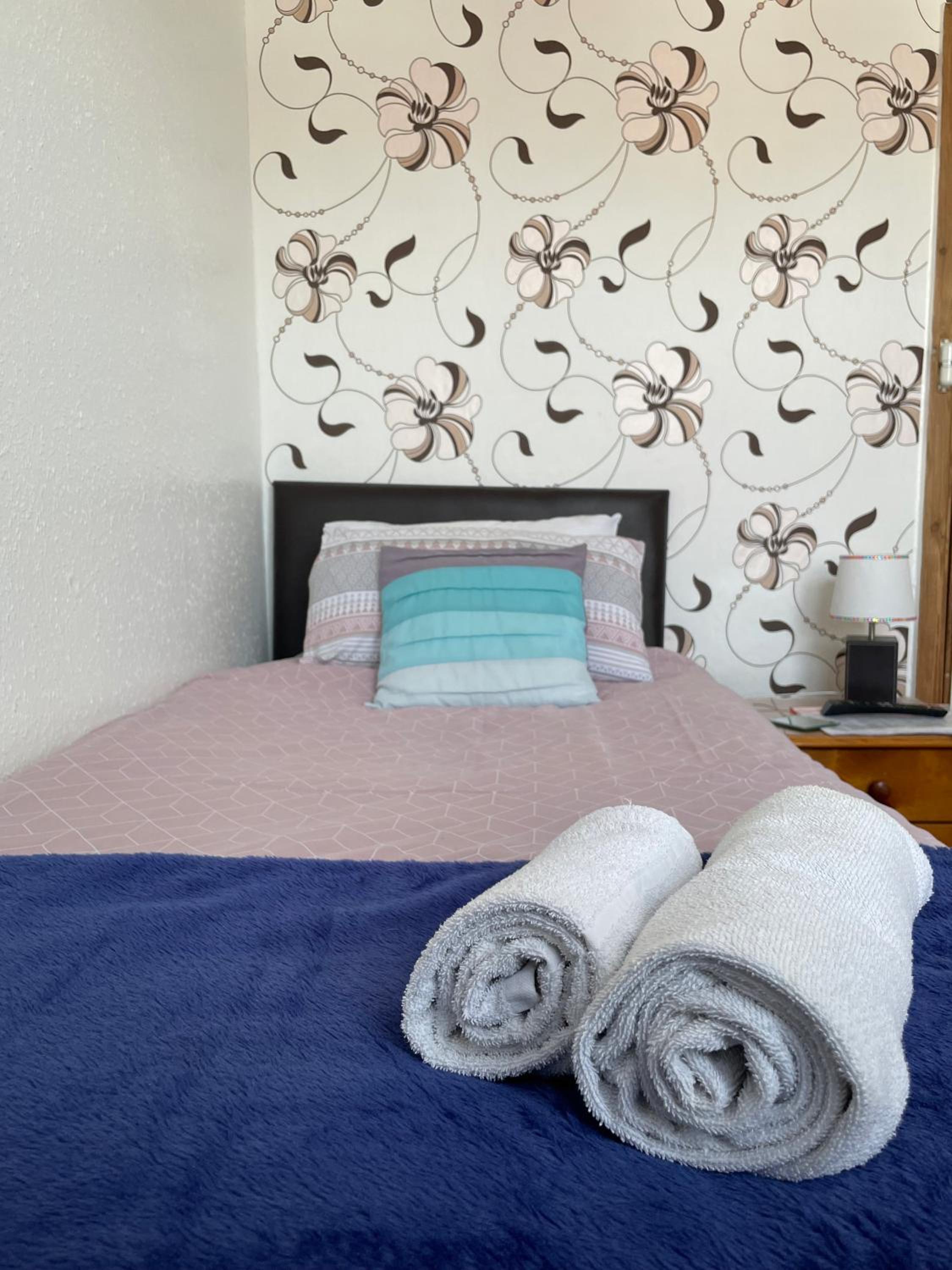 Single Room with Shared Bathroom photo 1
