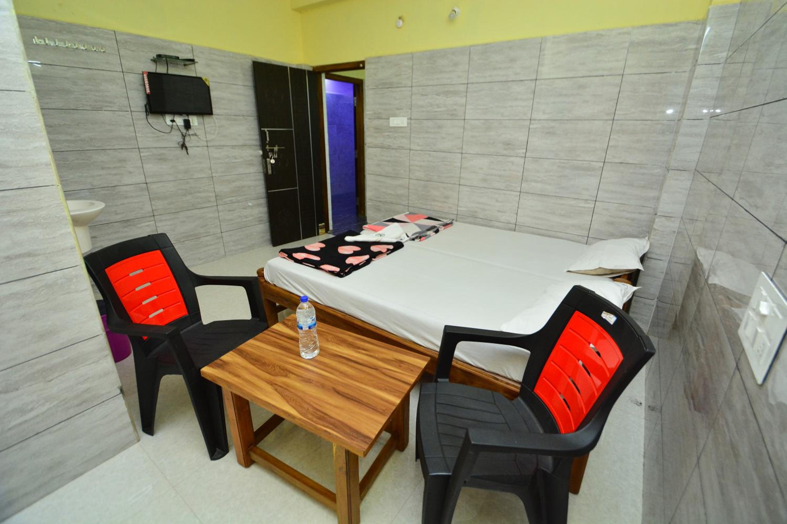 Deluxe Double Room - Photo 8