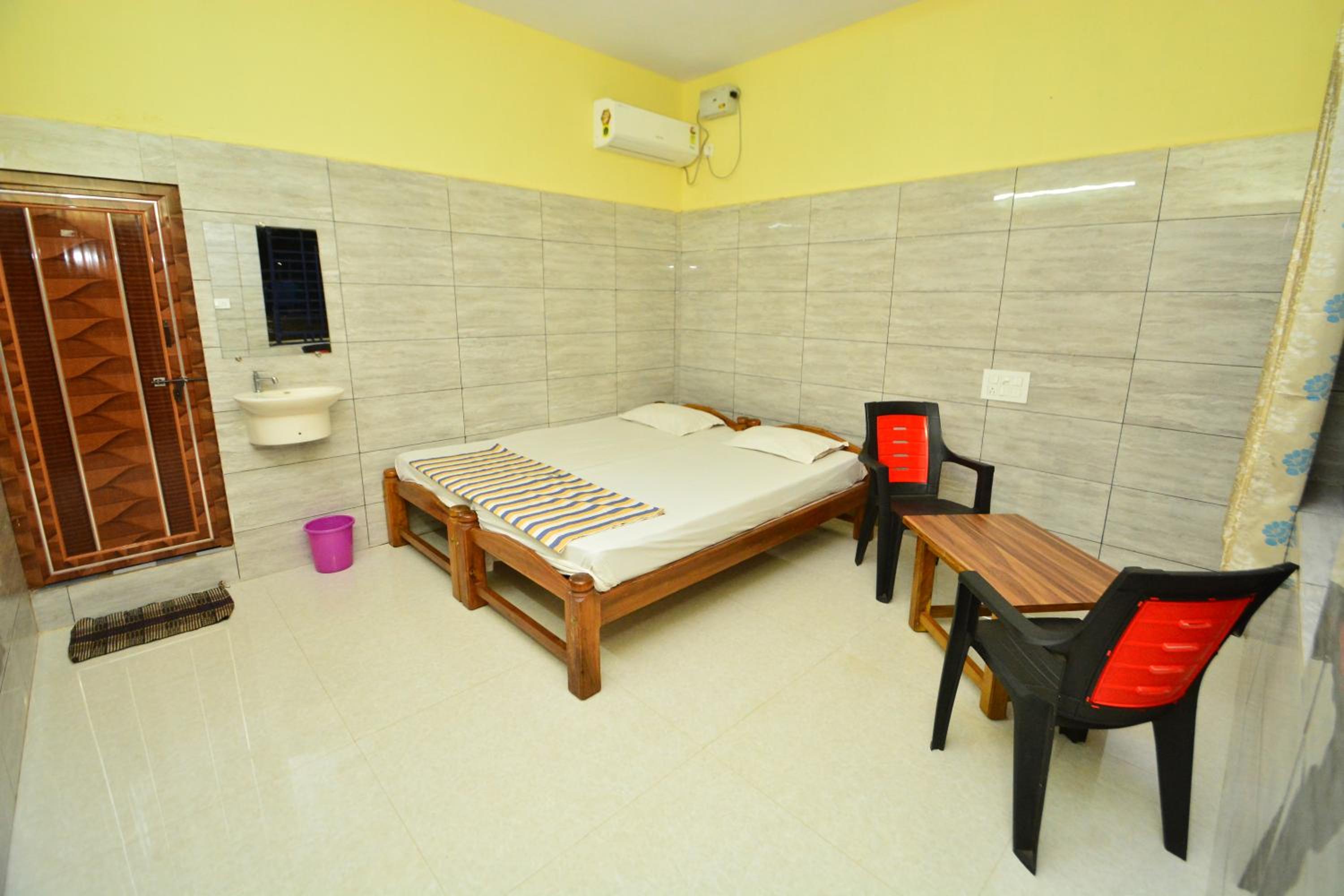 Deluxe Double Room - Photo 9