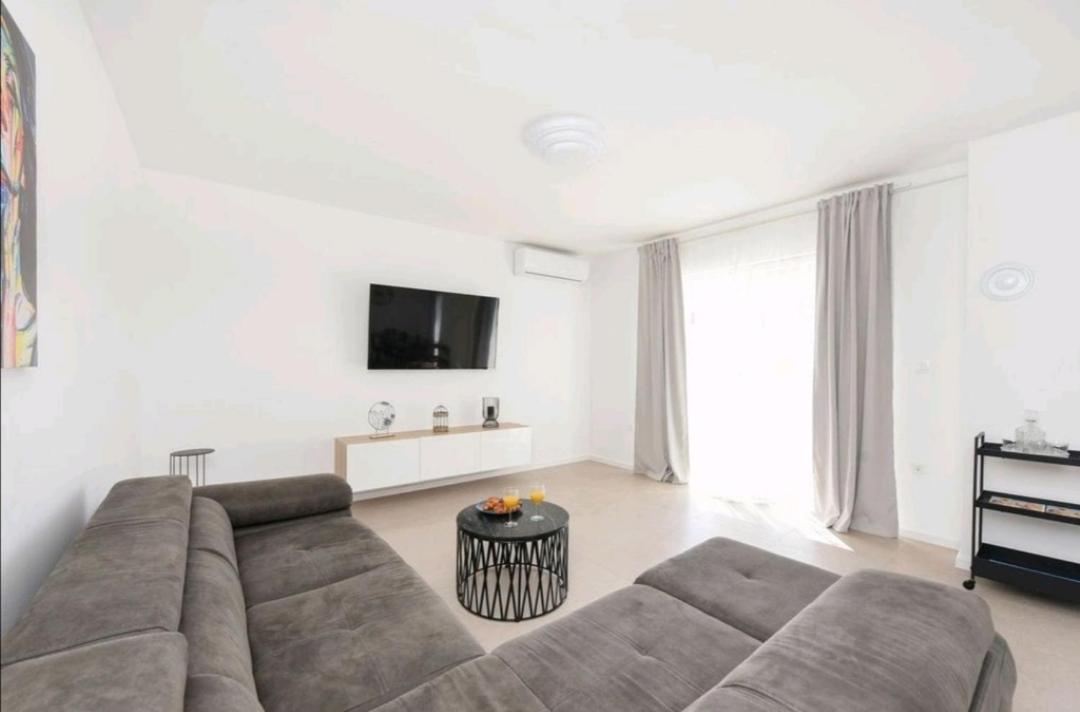Three-Bedroom Apartment photo 1