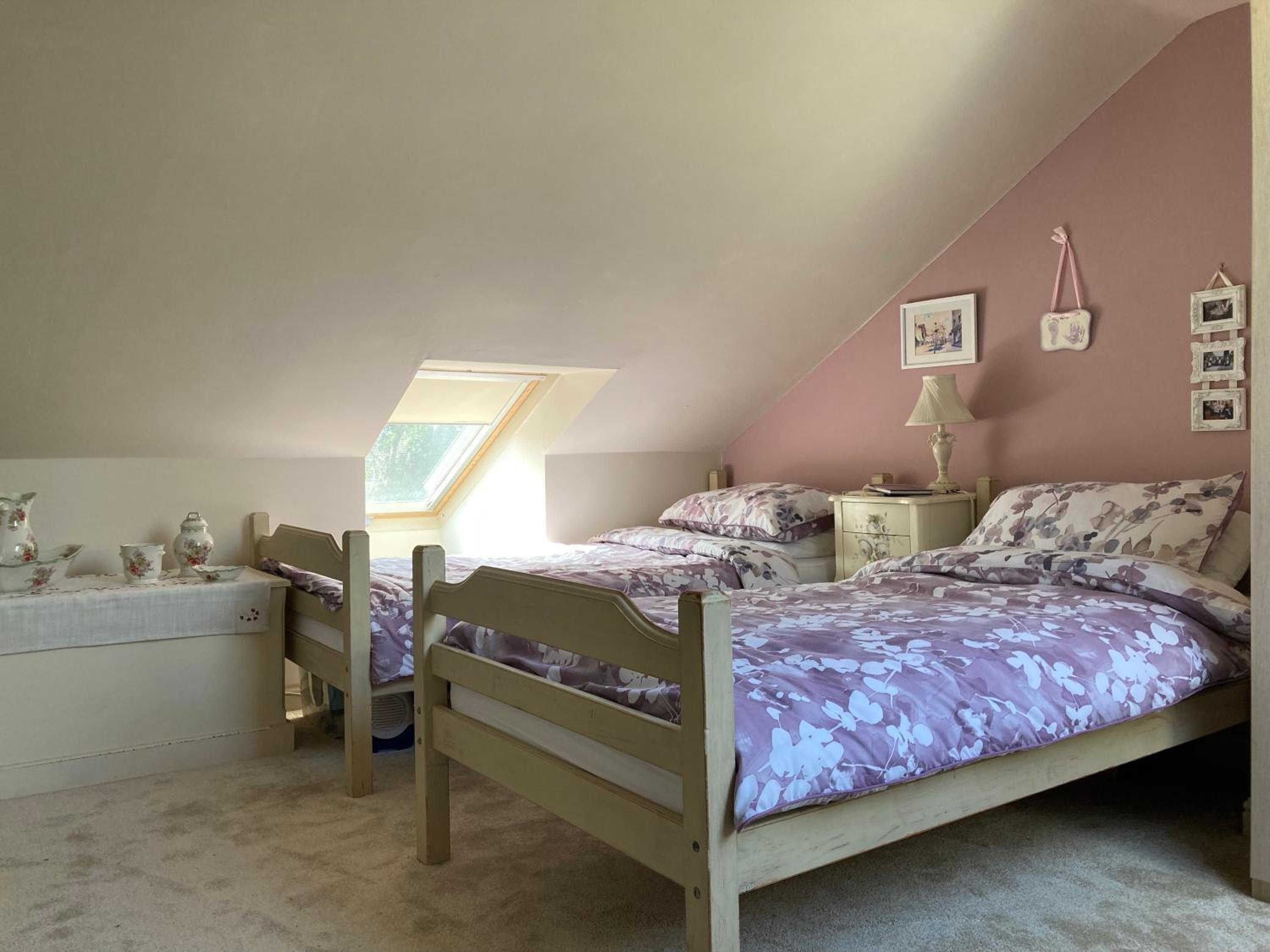 Twin Room with Private Bathroom photo 1