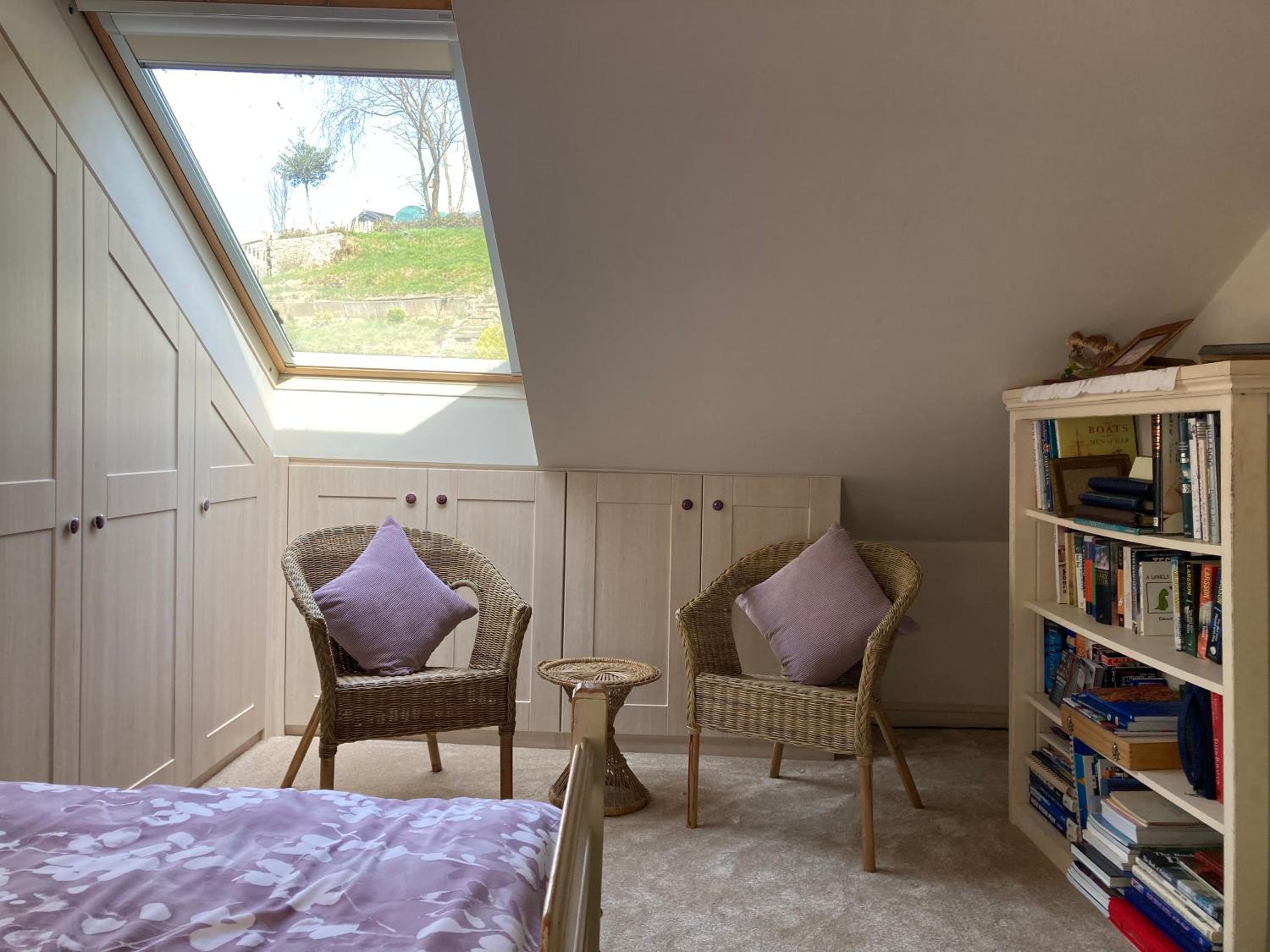 Twin Room with Private Bathroom photo 2