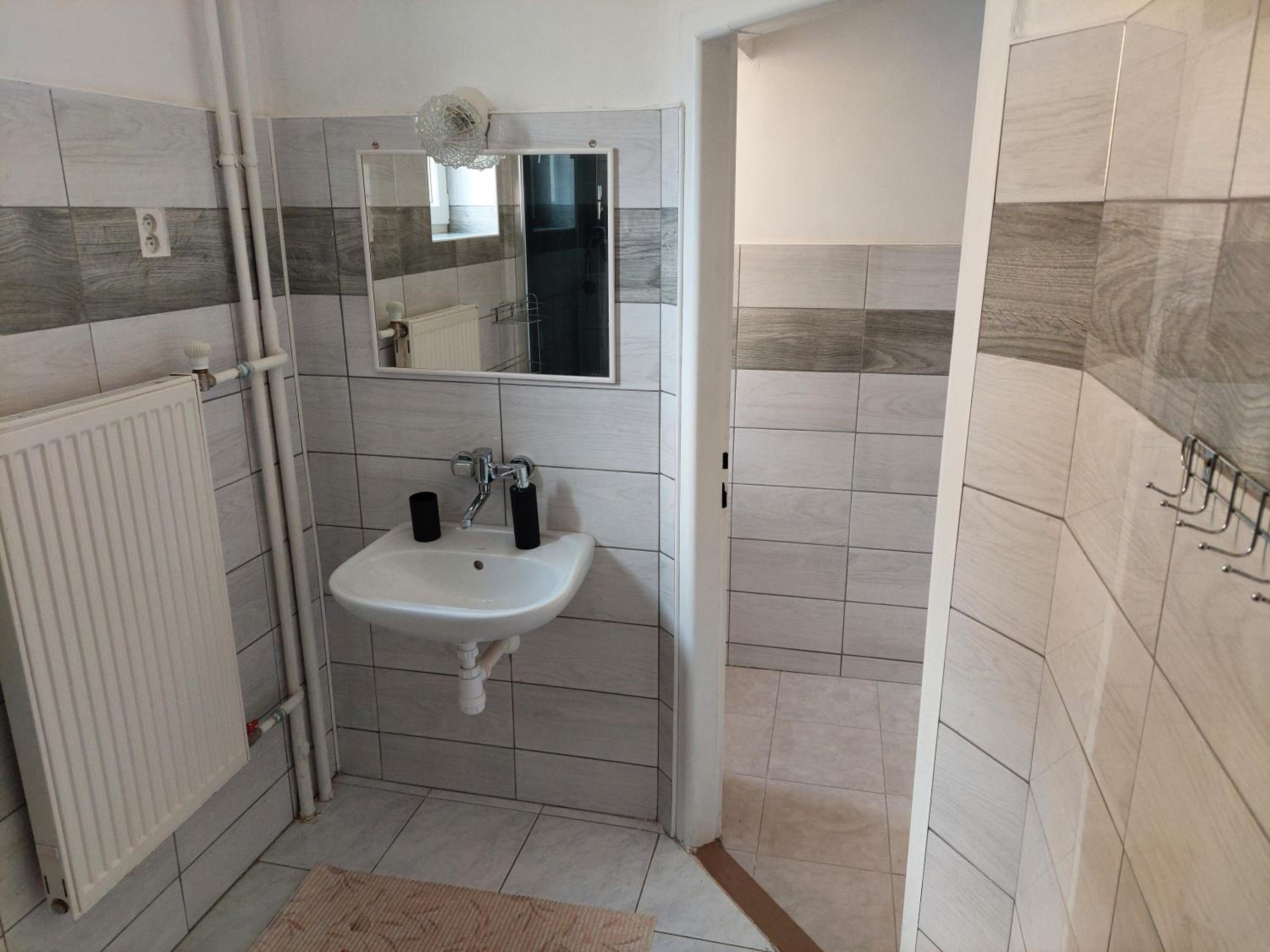 Standard Twin Room - Photo 1