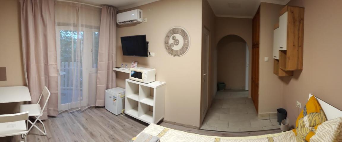Standard Queen Room photo 3