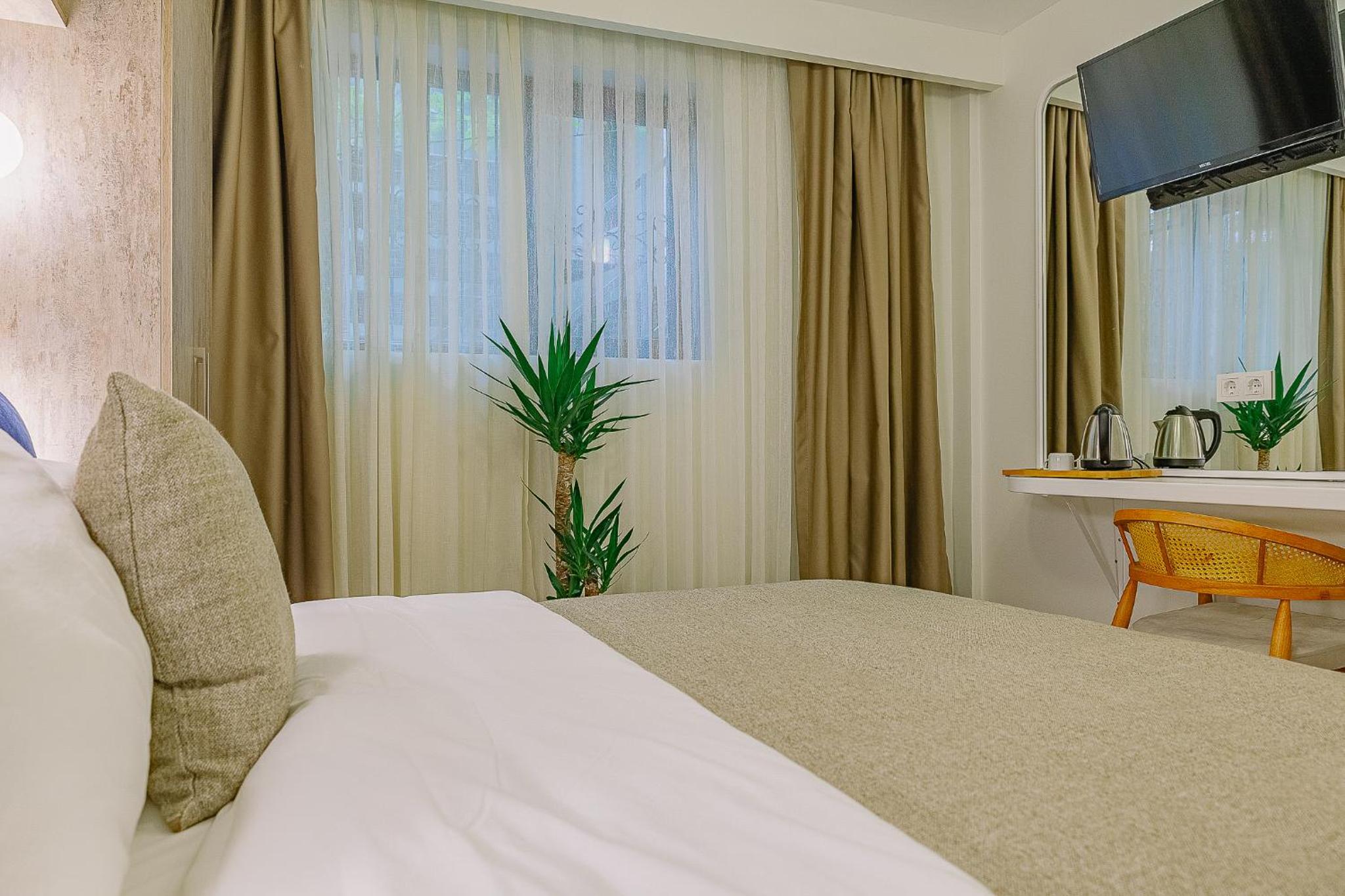 Standard King Room photo 1