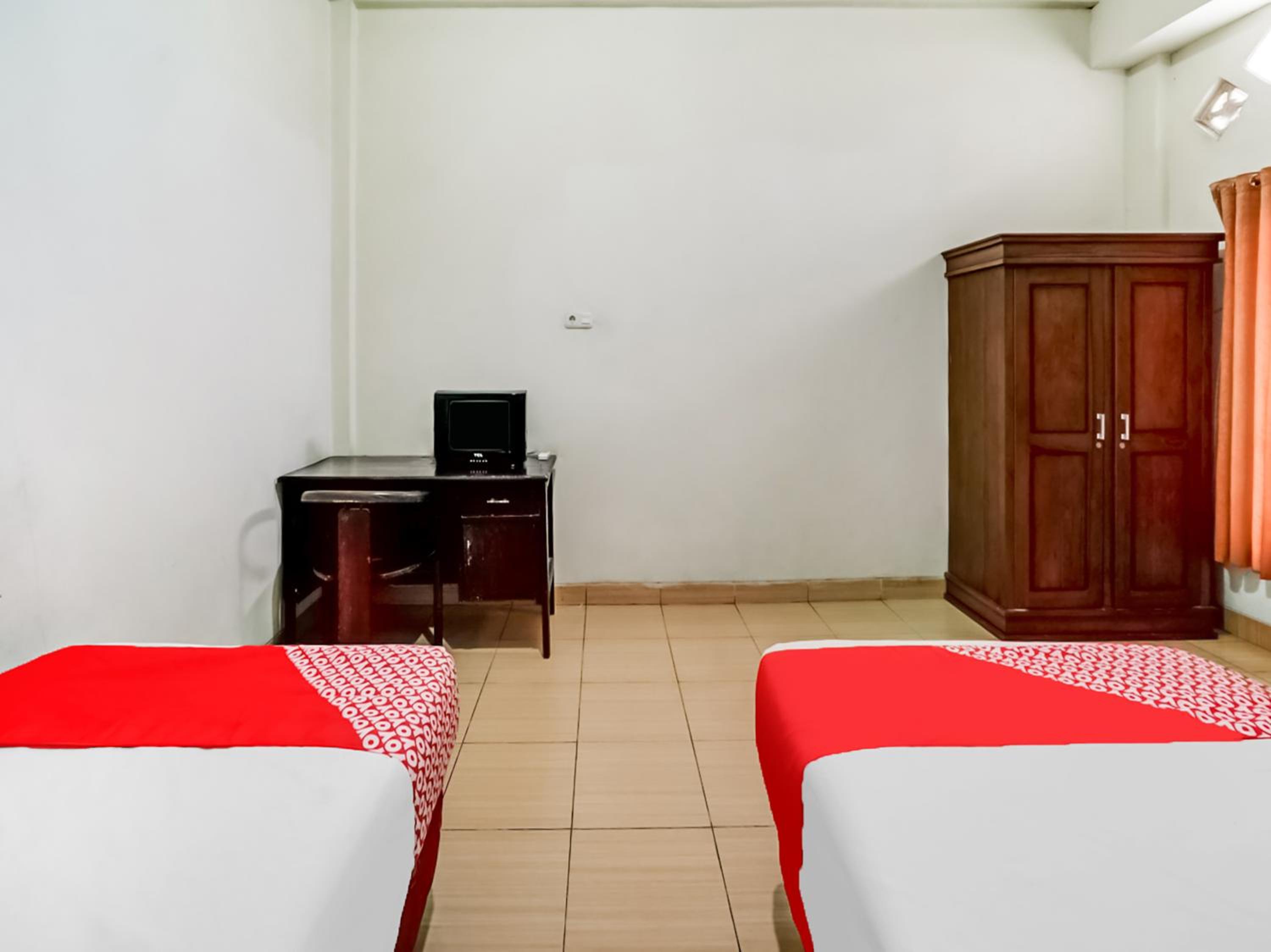 Standard Twin Room photo 2