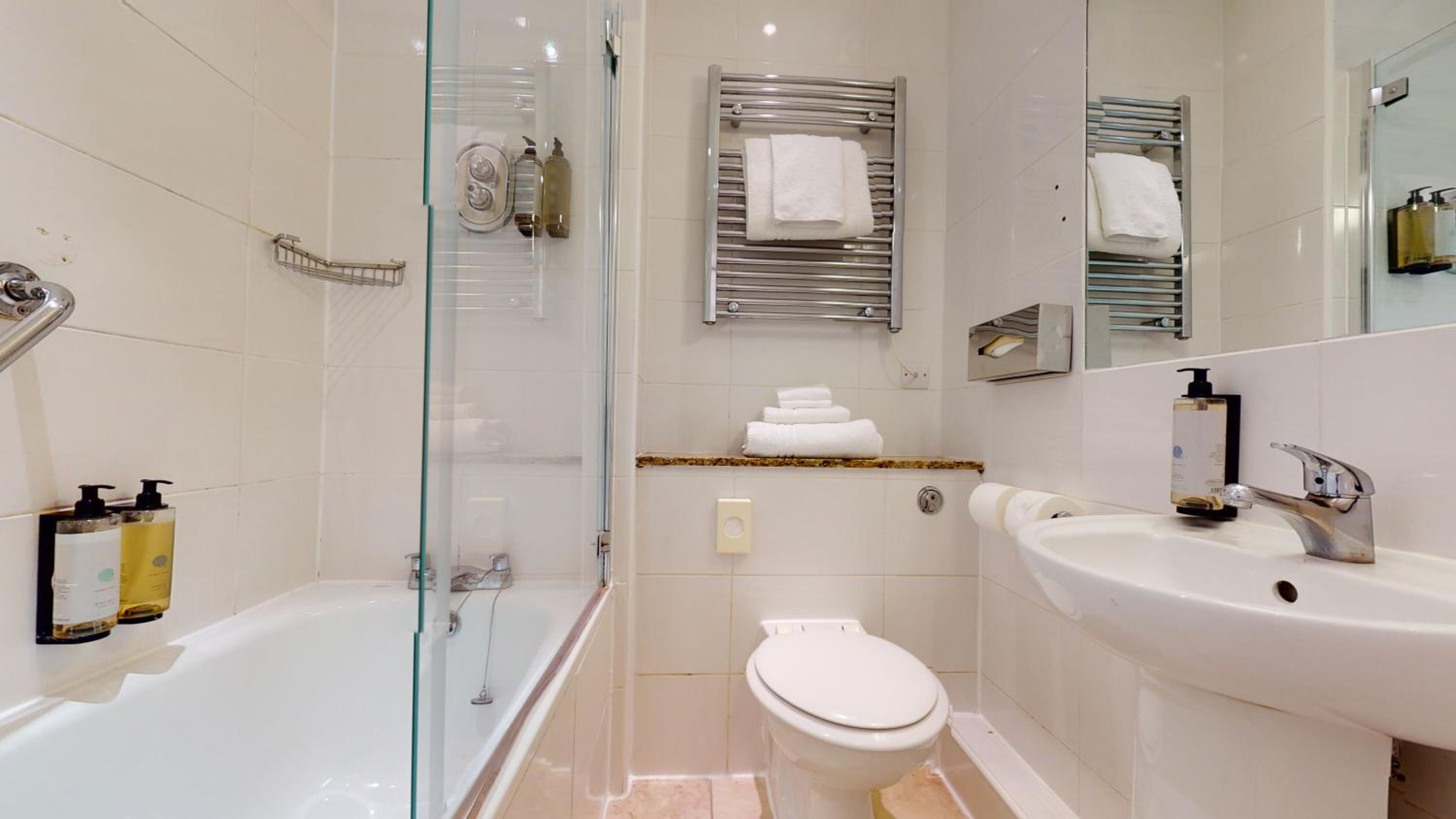 Small Double Room - Non-Smoking - Photo 6