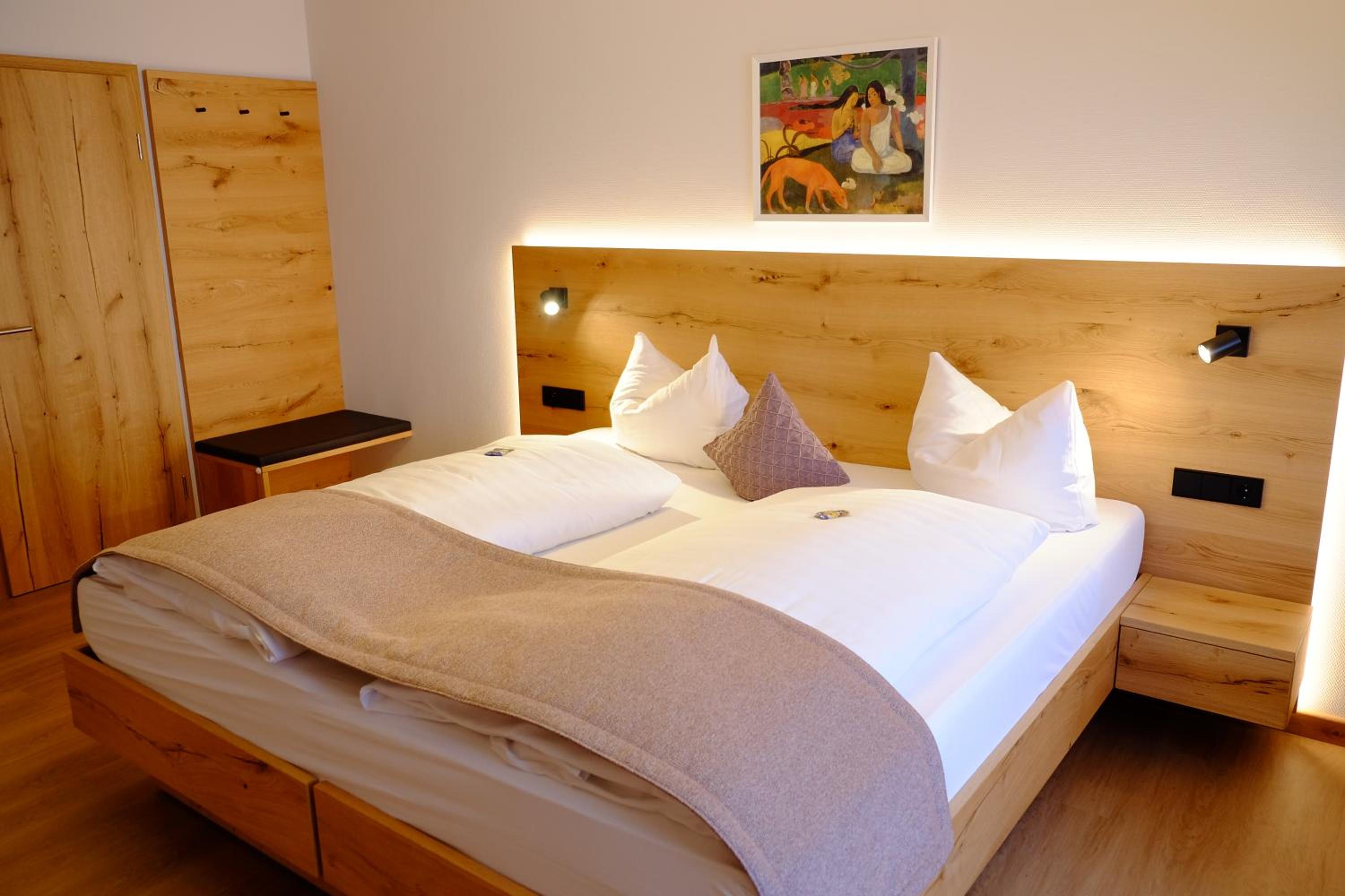 Suite with Balcony - Photo 9