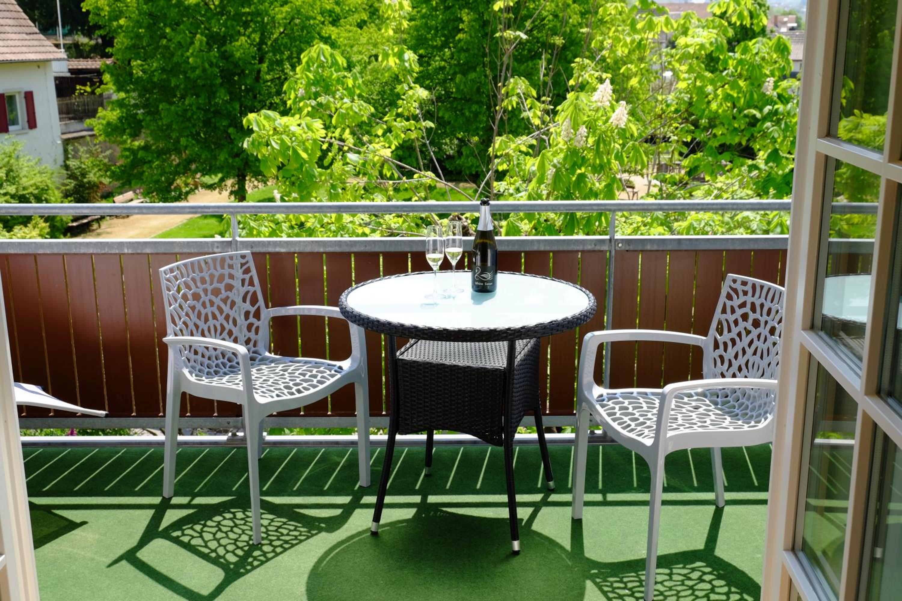 Suite with Balcony - Photo 10
