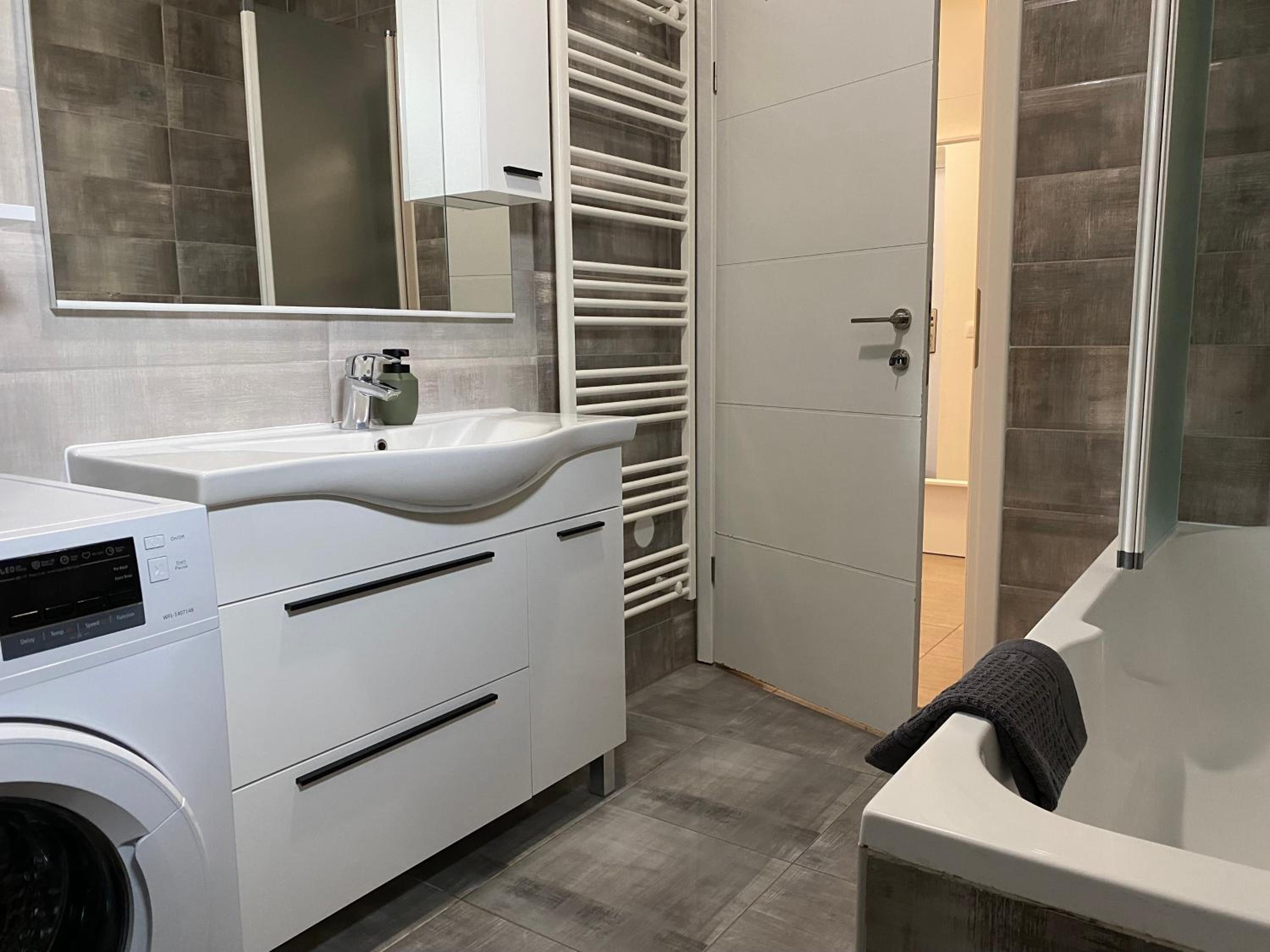 Two-Bedroom Apartment - Photo 8