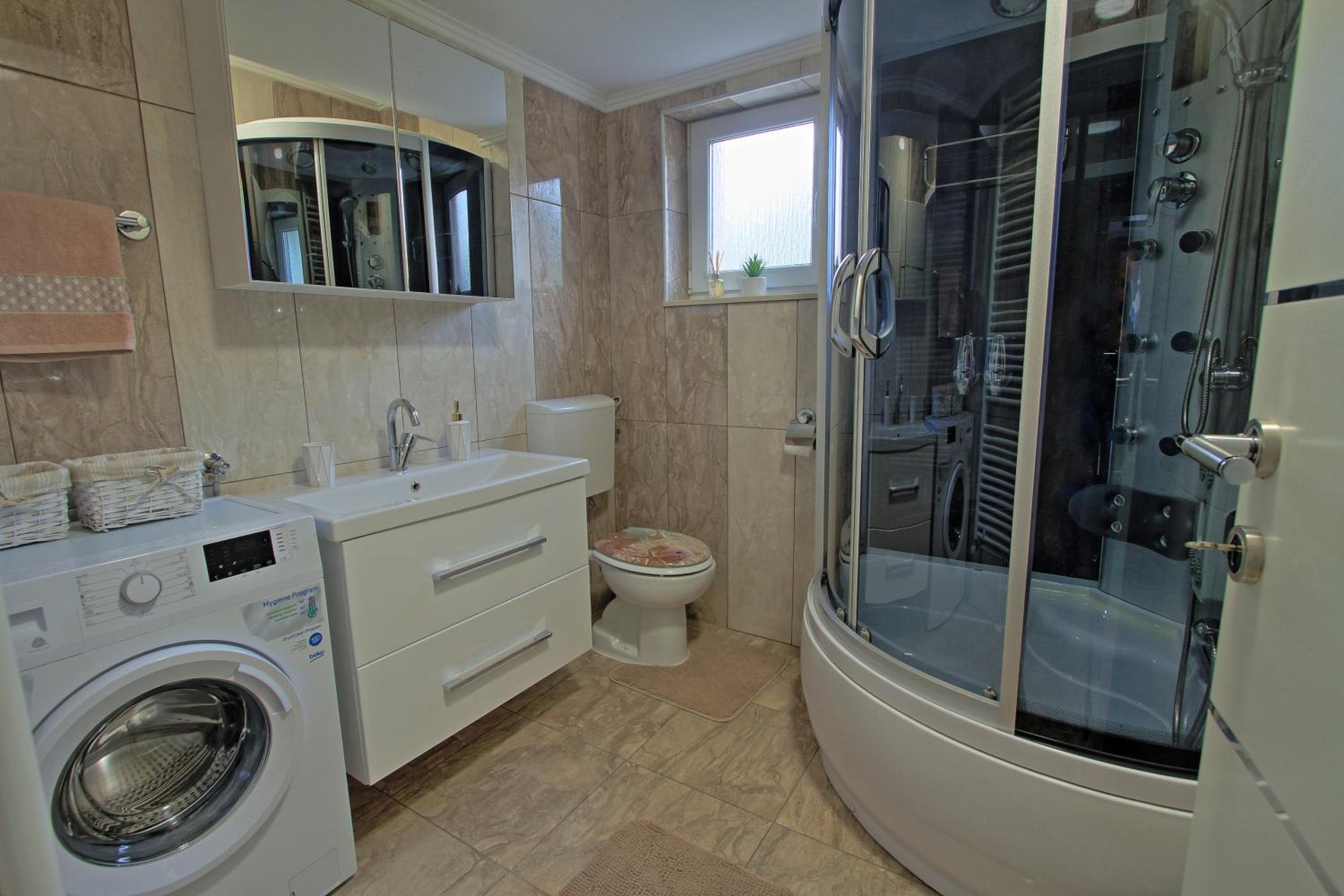 Two-Bedroom House - Photo 27